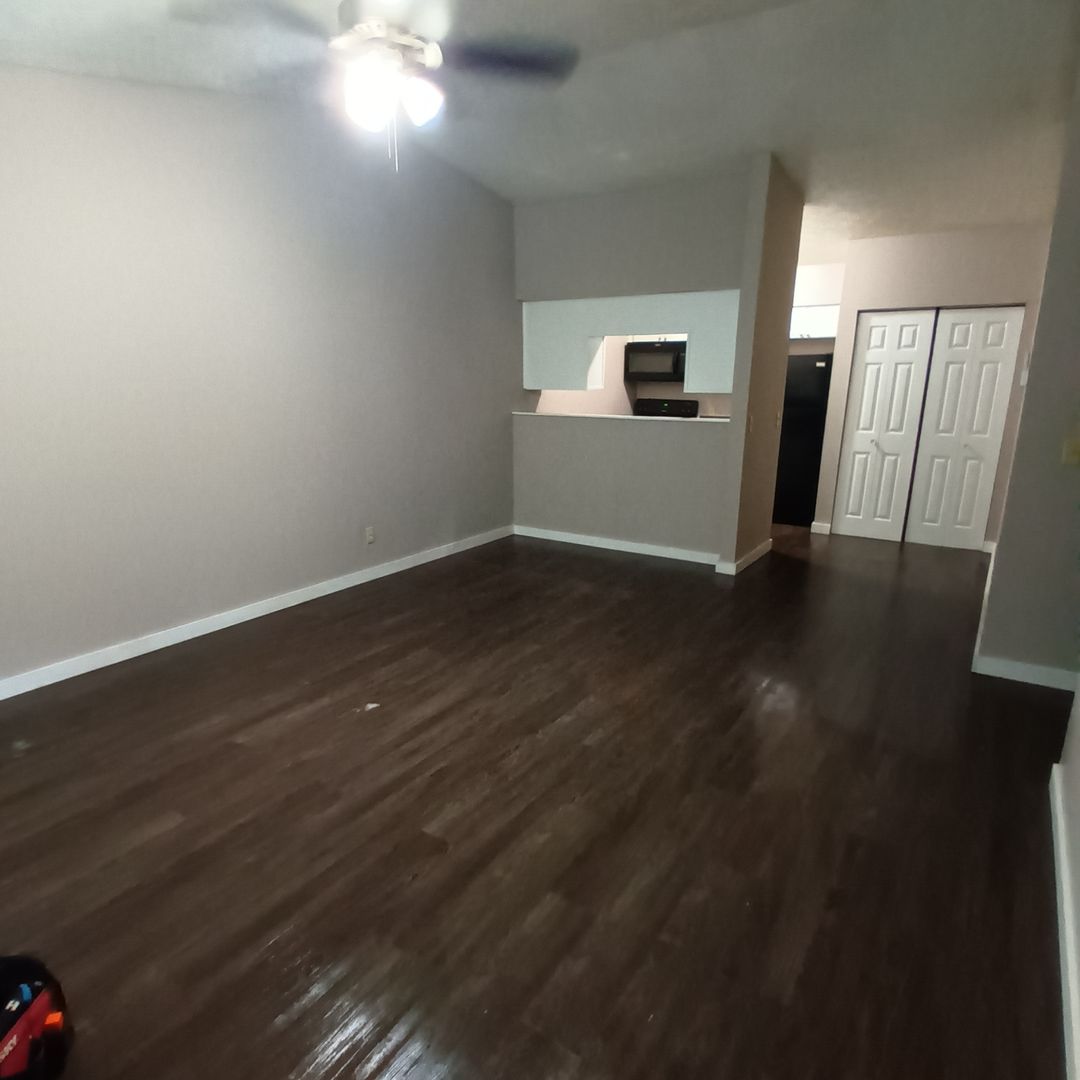 Lafayette Apartment: Teal Rd