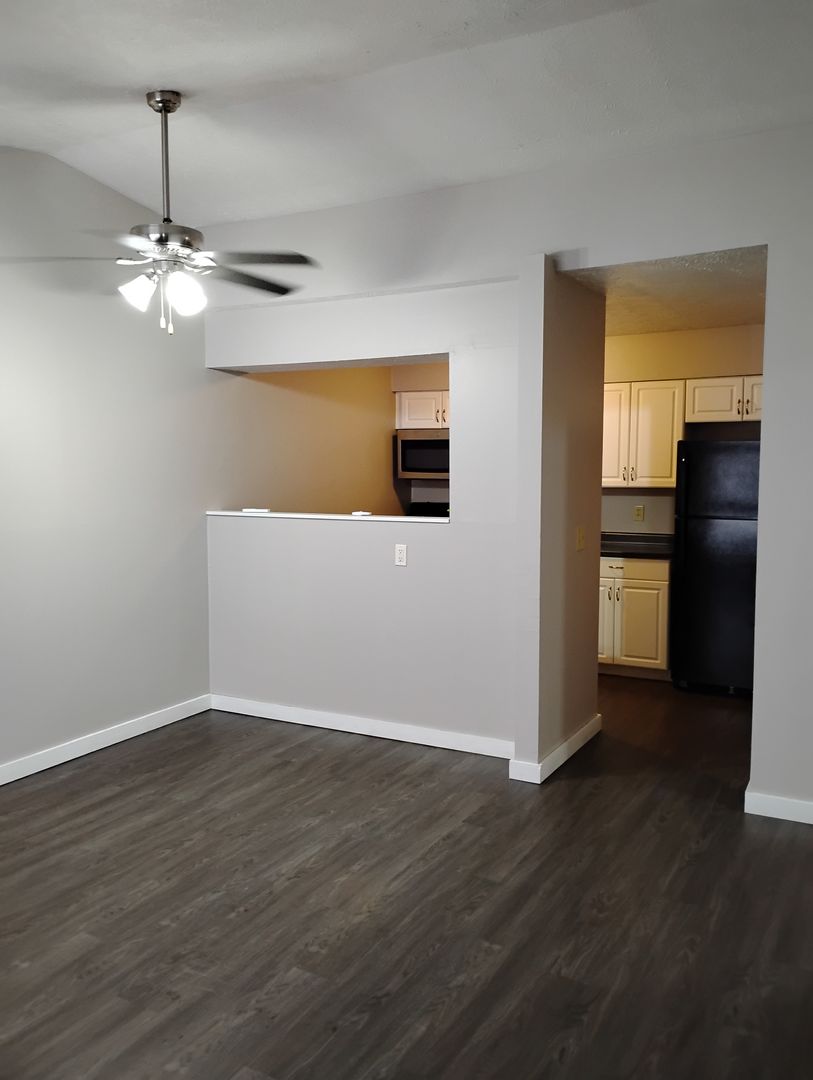 Lafayette Apartment: Teal Rd