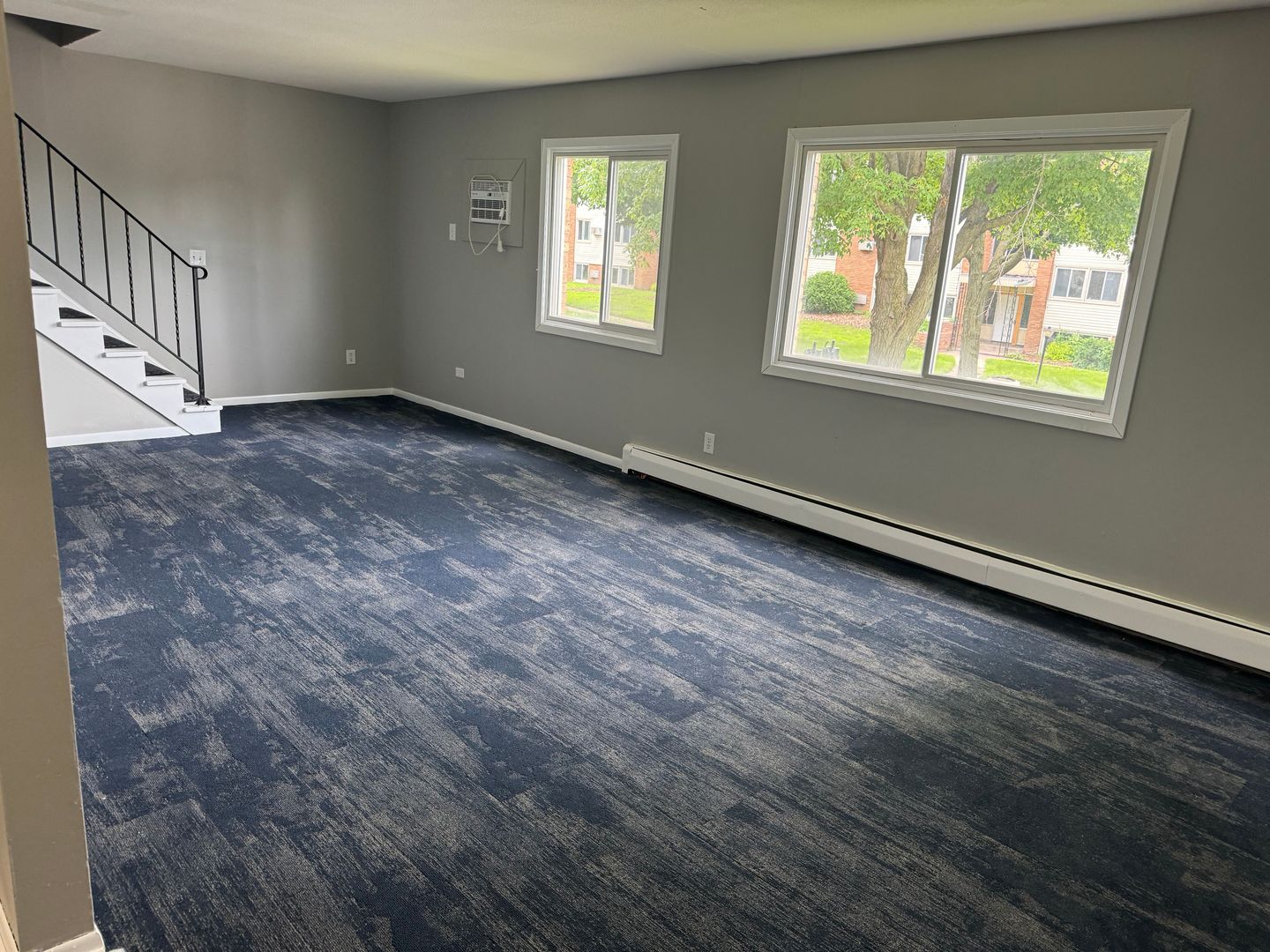 Minneapolis Apartment: 1315 Dowling Avenue N