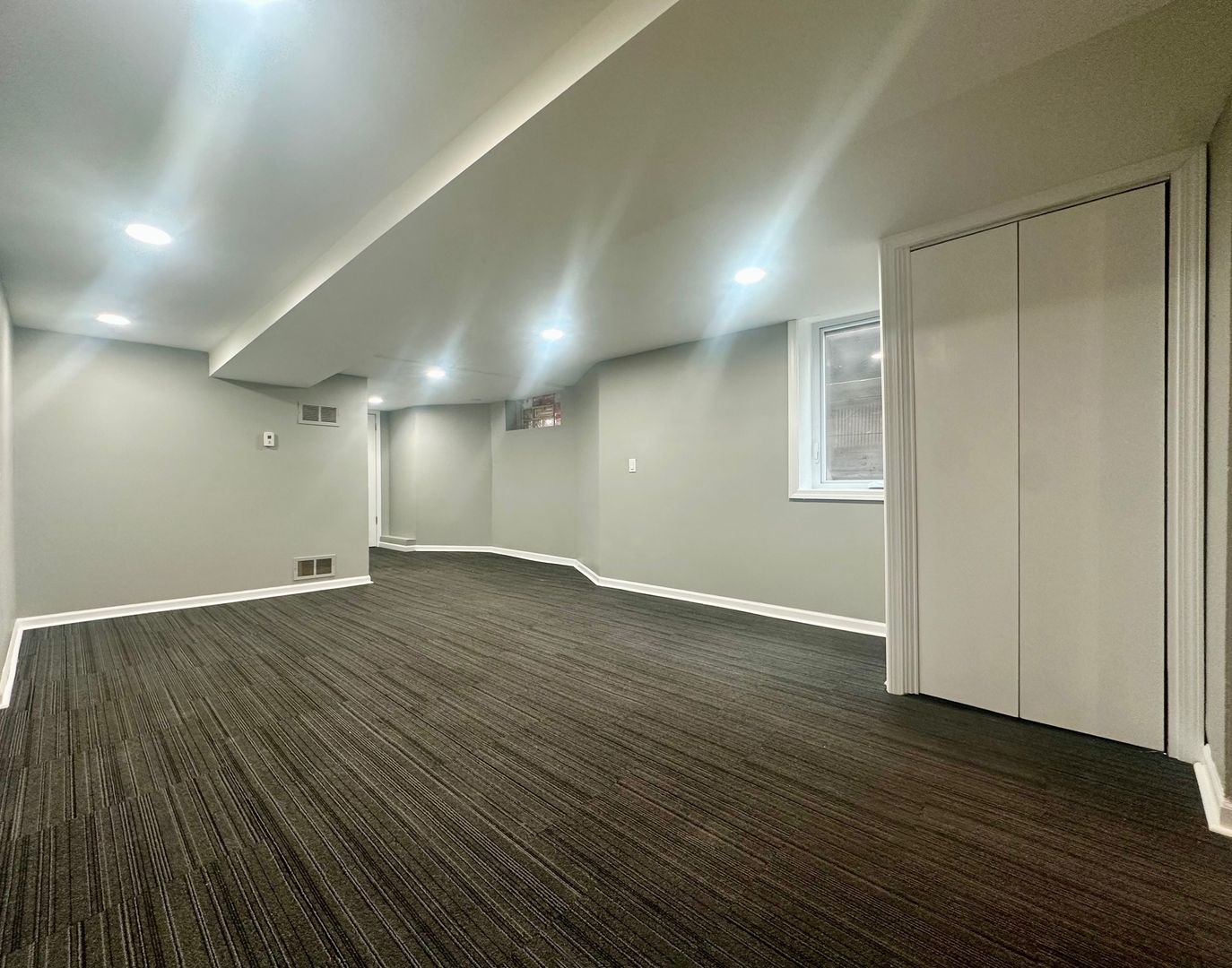 St Paul Apartment: 1727 Reany Ave