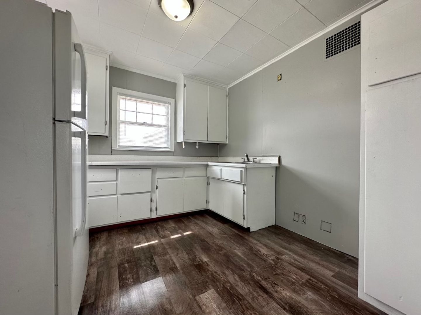 St. Cloud Apartment: 349 6th Ave S
