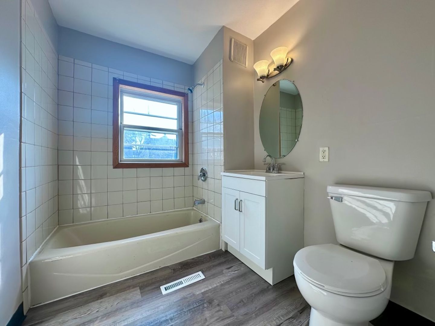 St Paul House: 598 Rose Ave East