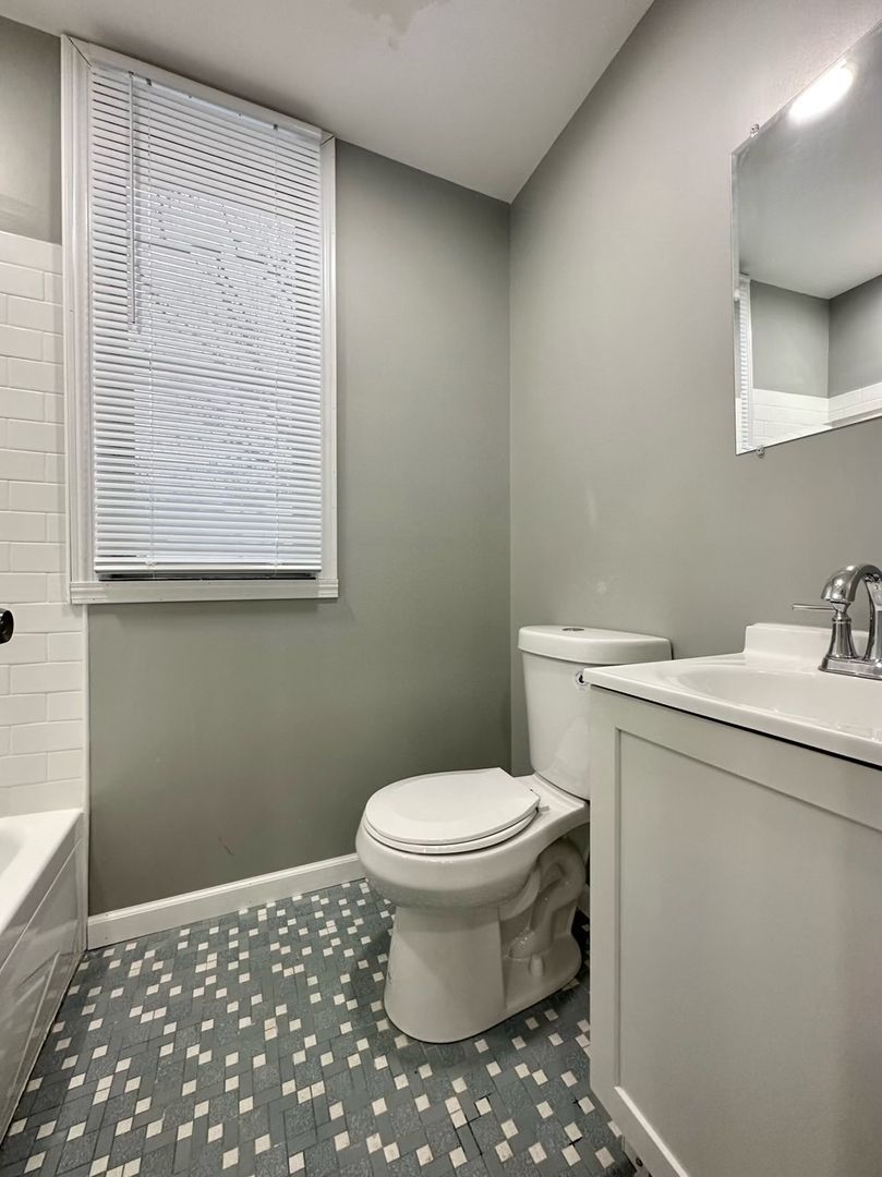 Sauk Rapids Apartment: 1009 Broadway Avenue S