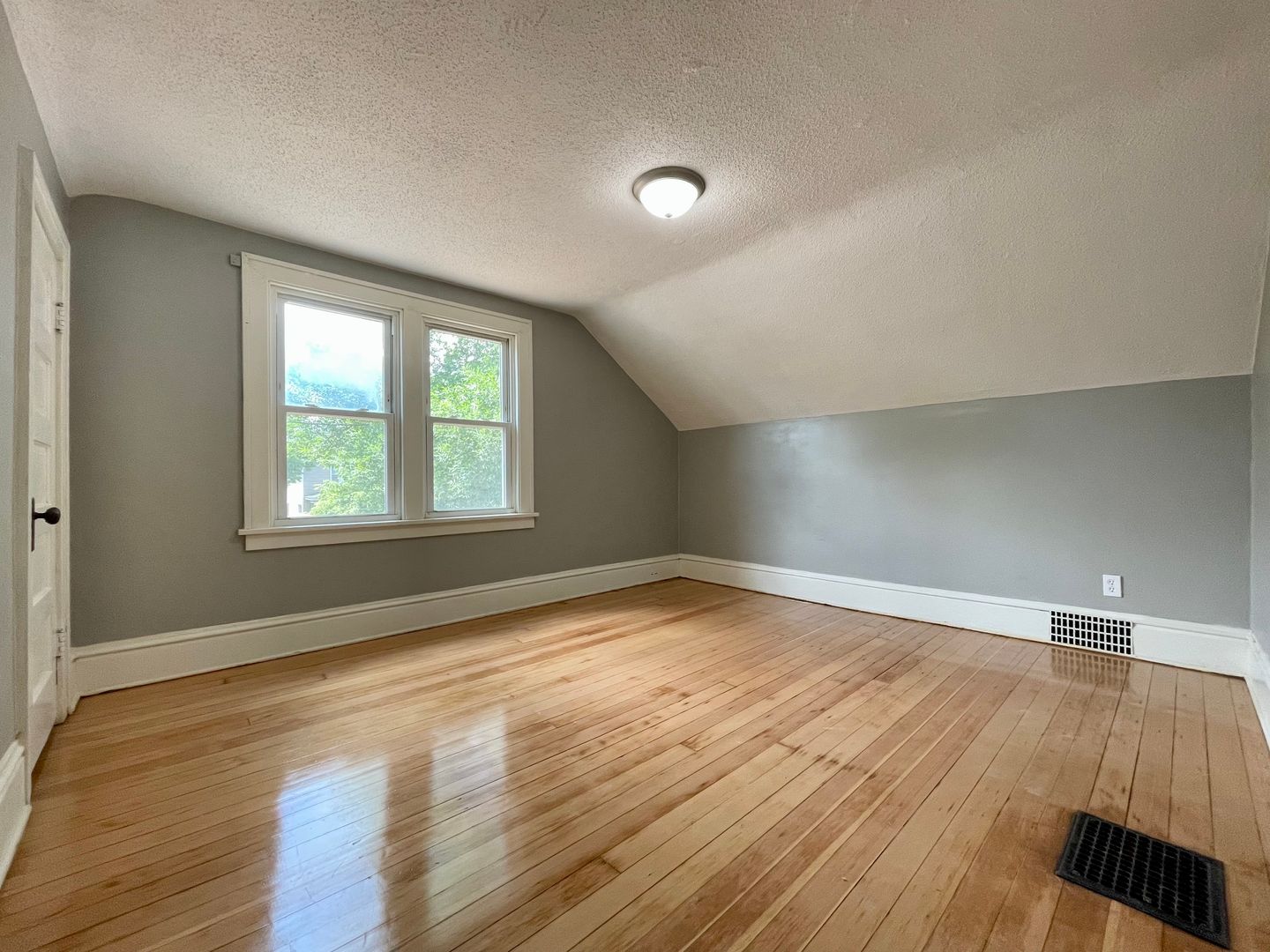 St. Cloud Apartment: 24 16th Ave N