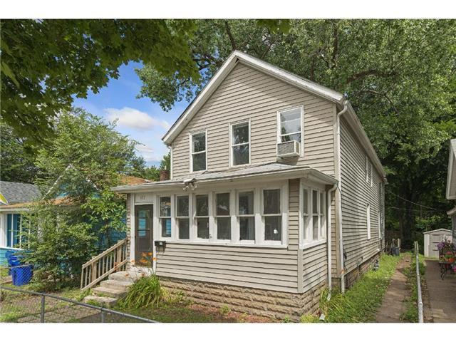 Saint Paul House: 615 Minnehaha Ave E