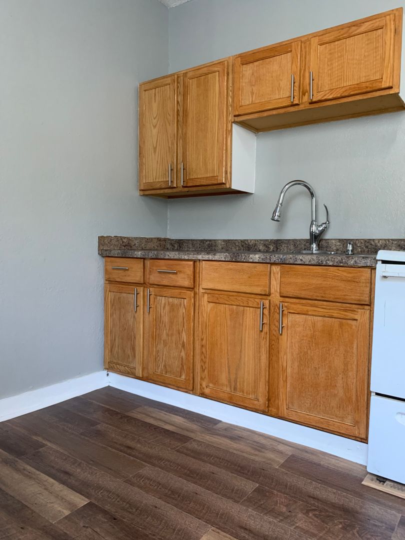 Saint Paul Apartment: 1021 Hudson Rd