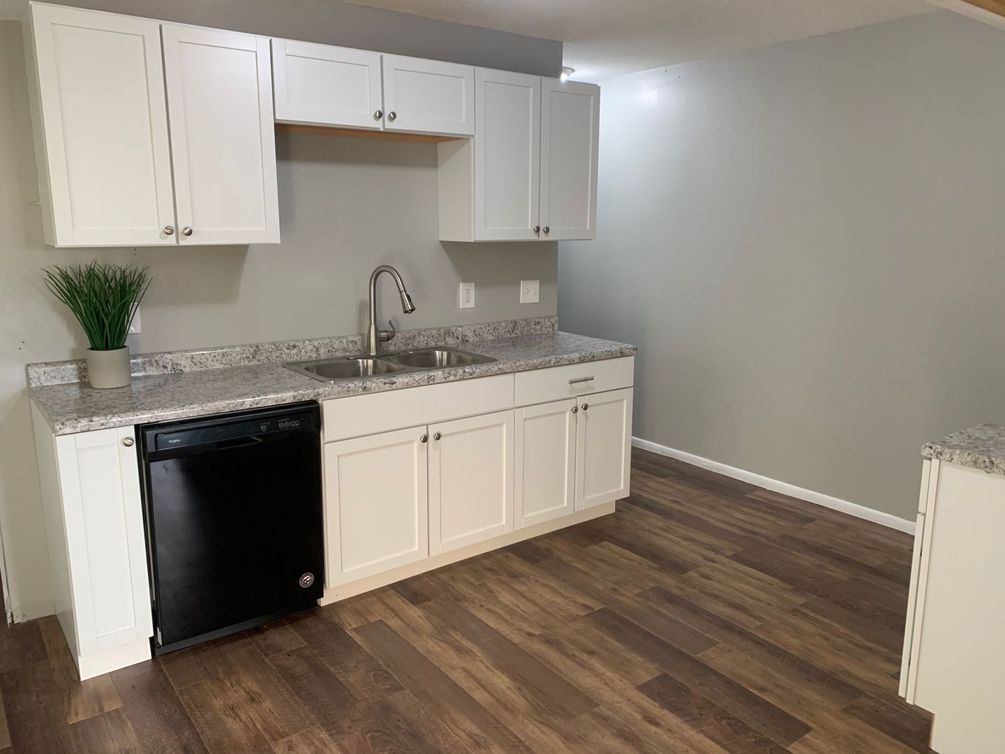 Robbinsdale Apartment: 3220 Grimes Avenue N