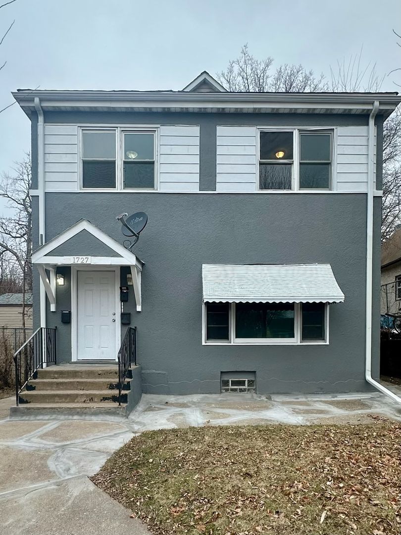 St. Paul Apartment: 1727 Reaney Ave E