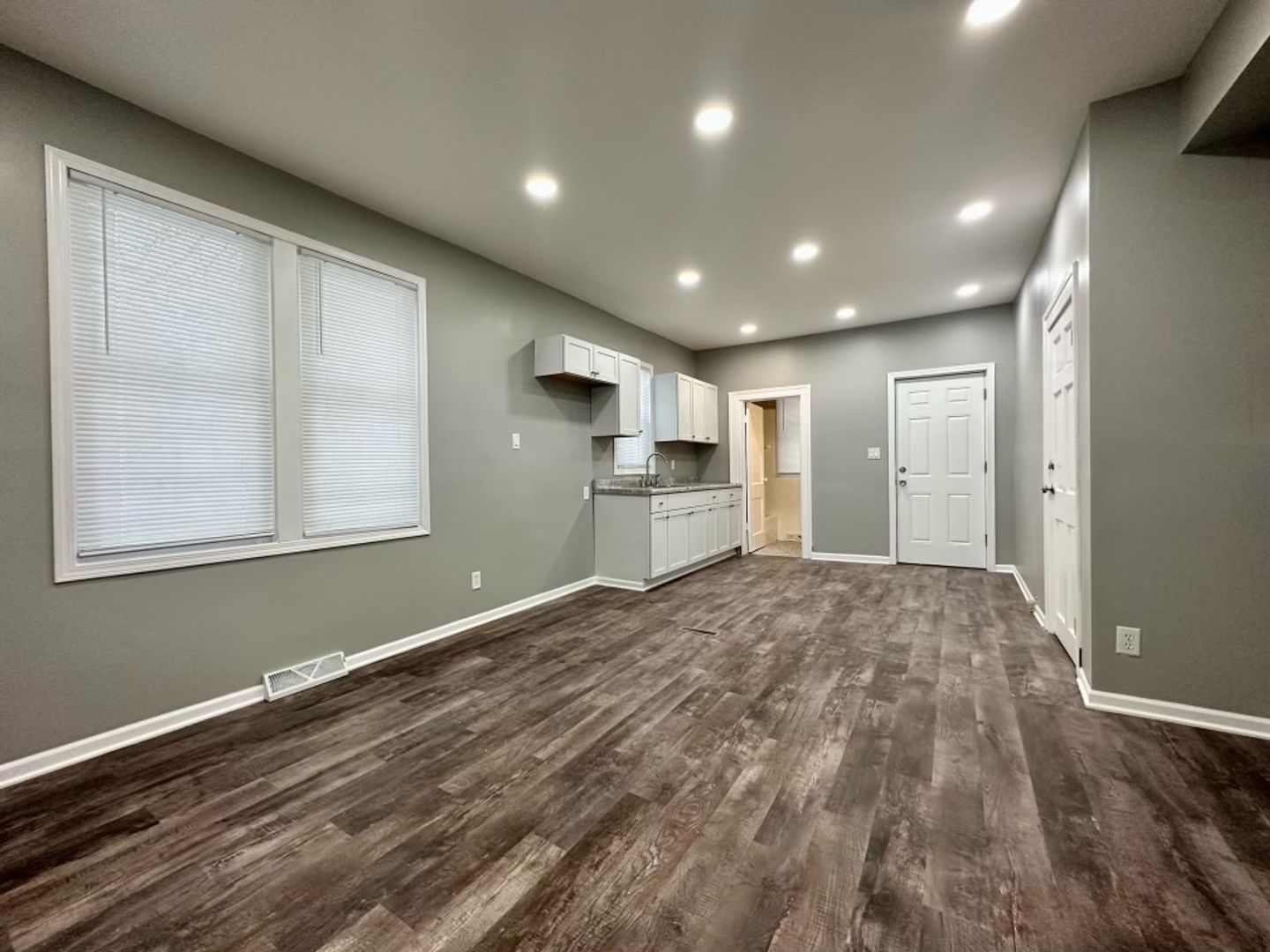 Sauk Rapids Apartment: 1009 Broadway Ave S