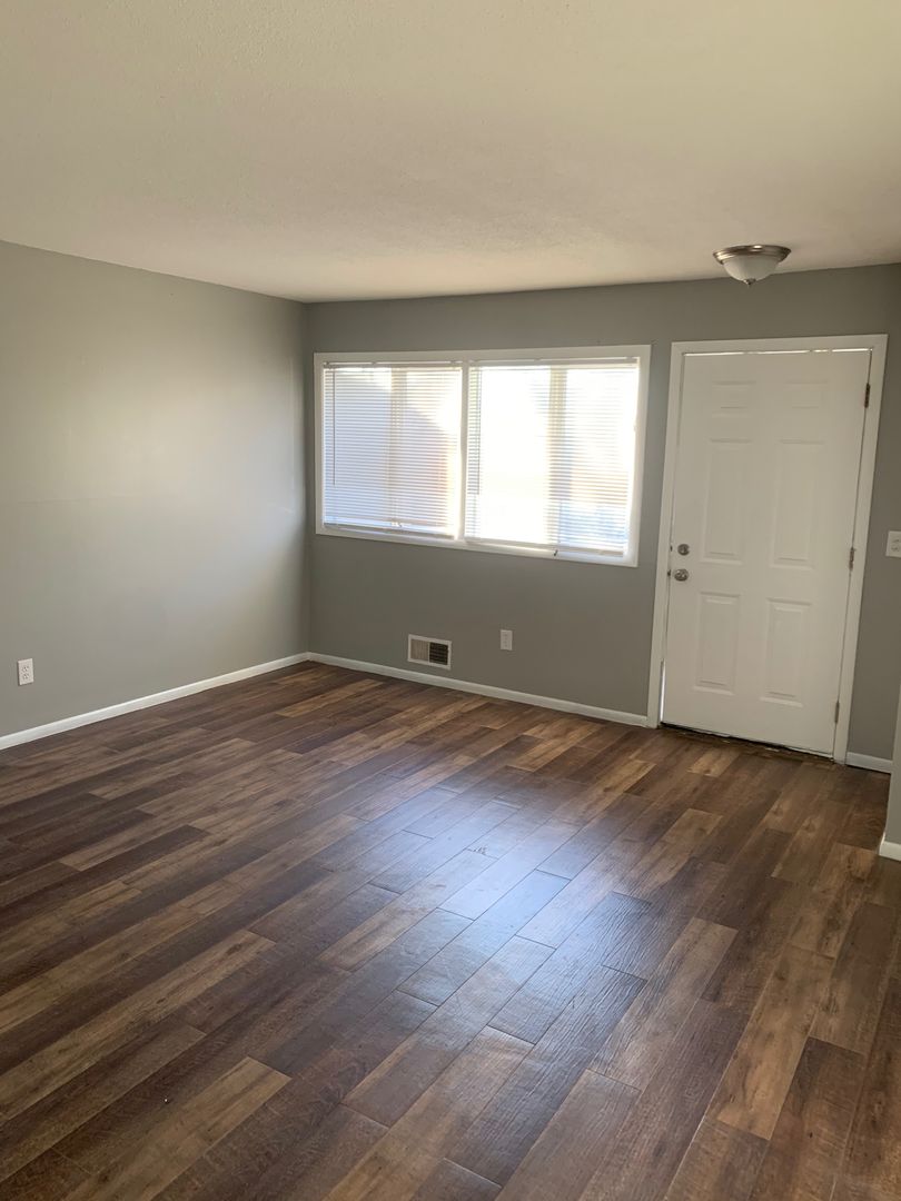 Robbinsdale House: 3220 Grimes Ave North