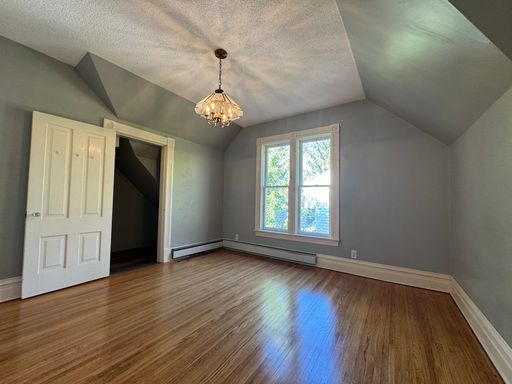 Timeless 1 Bedroom 1 Bathroom Triplex Apartment in St. Cloud