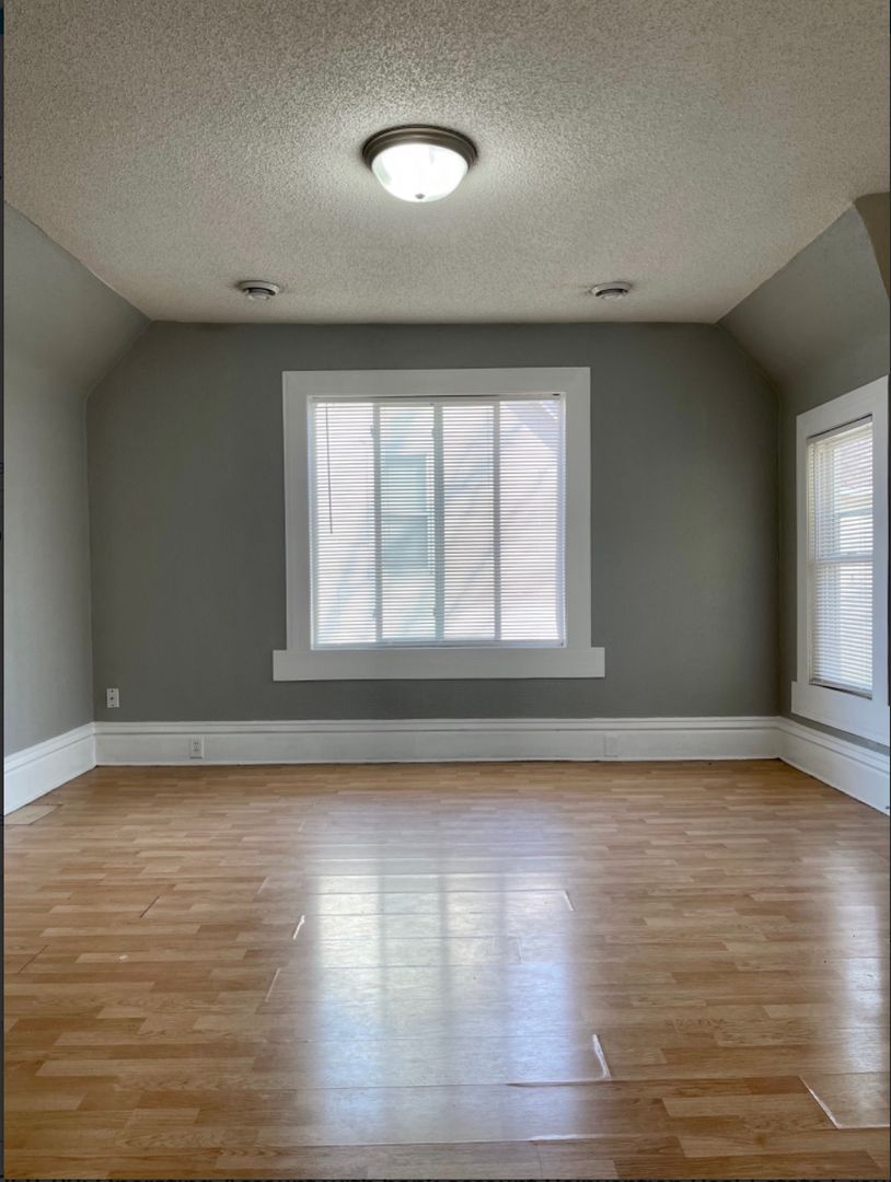St. Paul Apartment: 973 Geranium Ave E