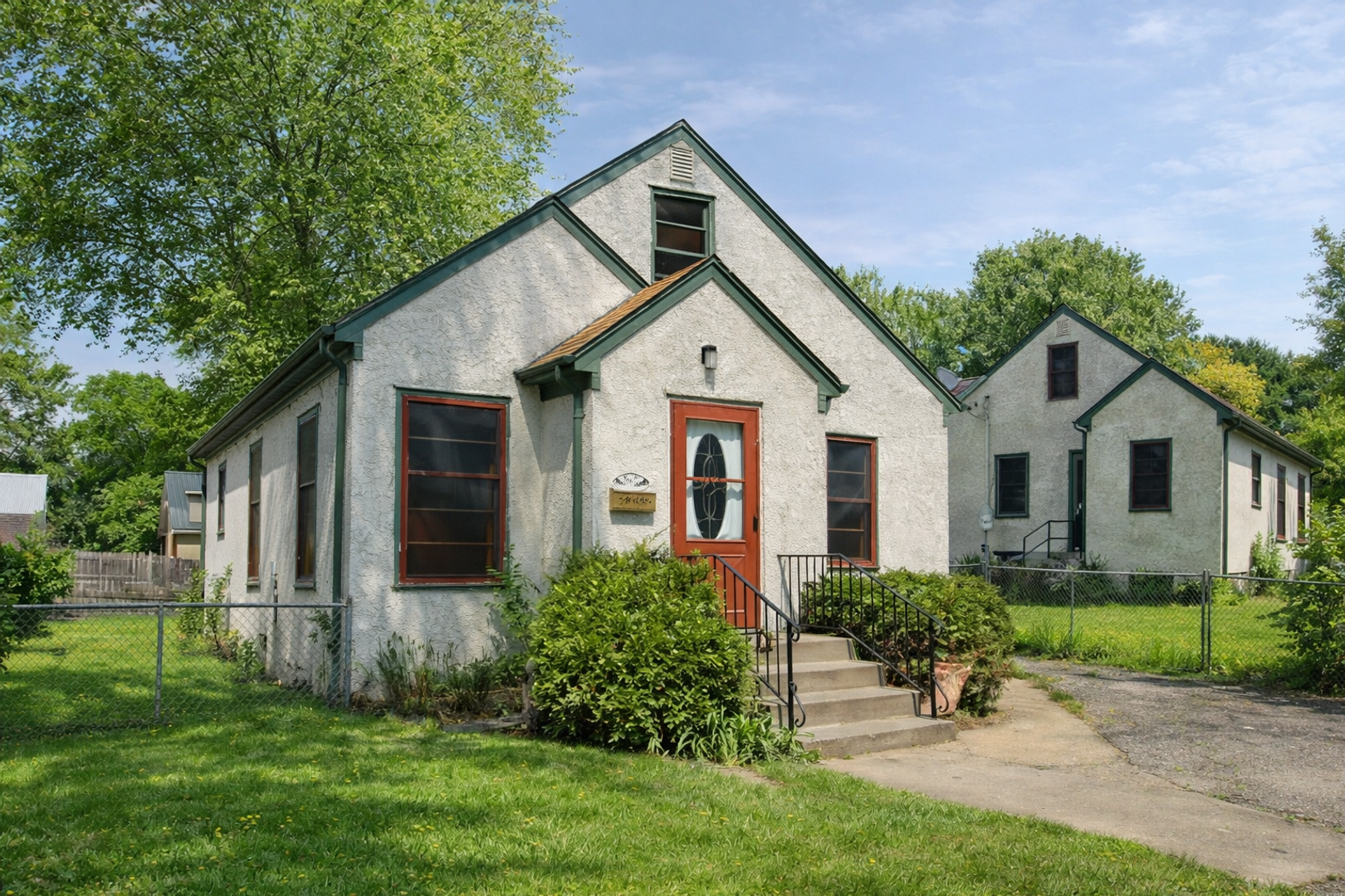 Robbinsdale House: 3625 Orchard Ave