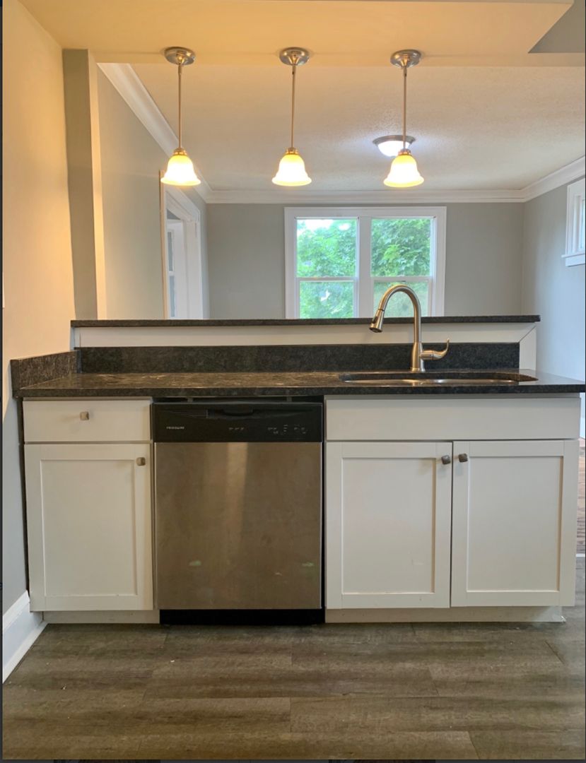 St .Paul Apartment: 1657 Minnehaha Ave E