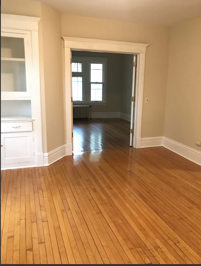 Saint Paul Apartment: 891 Rose Avenue East Apt. 1