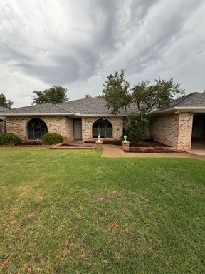 Newly Updated - Granite Counters - 4 Bd/3 Ba - Spacious – photo 1