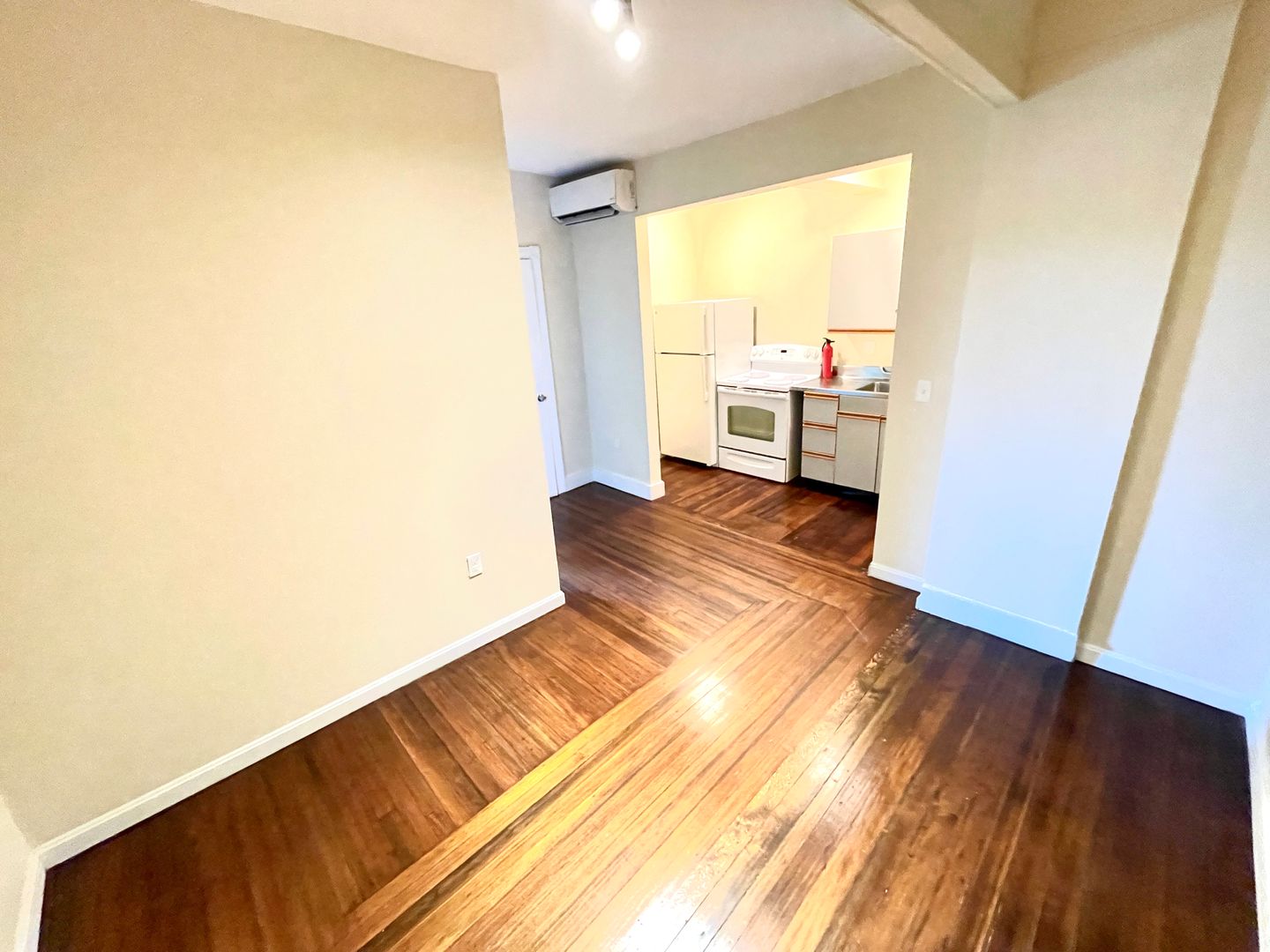 Waterbury Apartment: 1015 West Main St