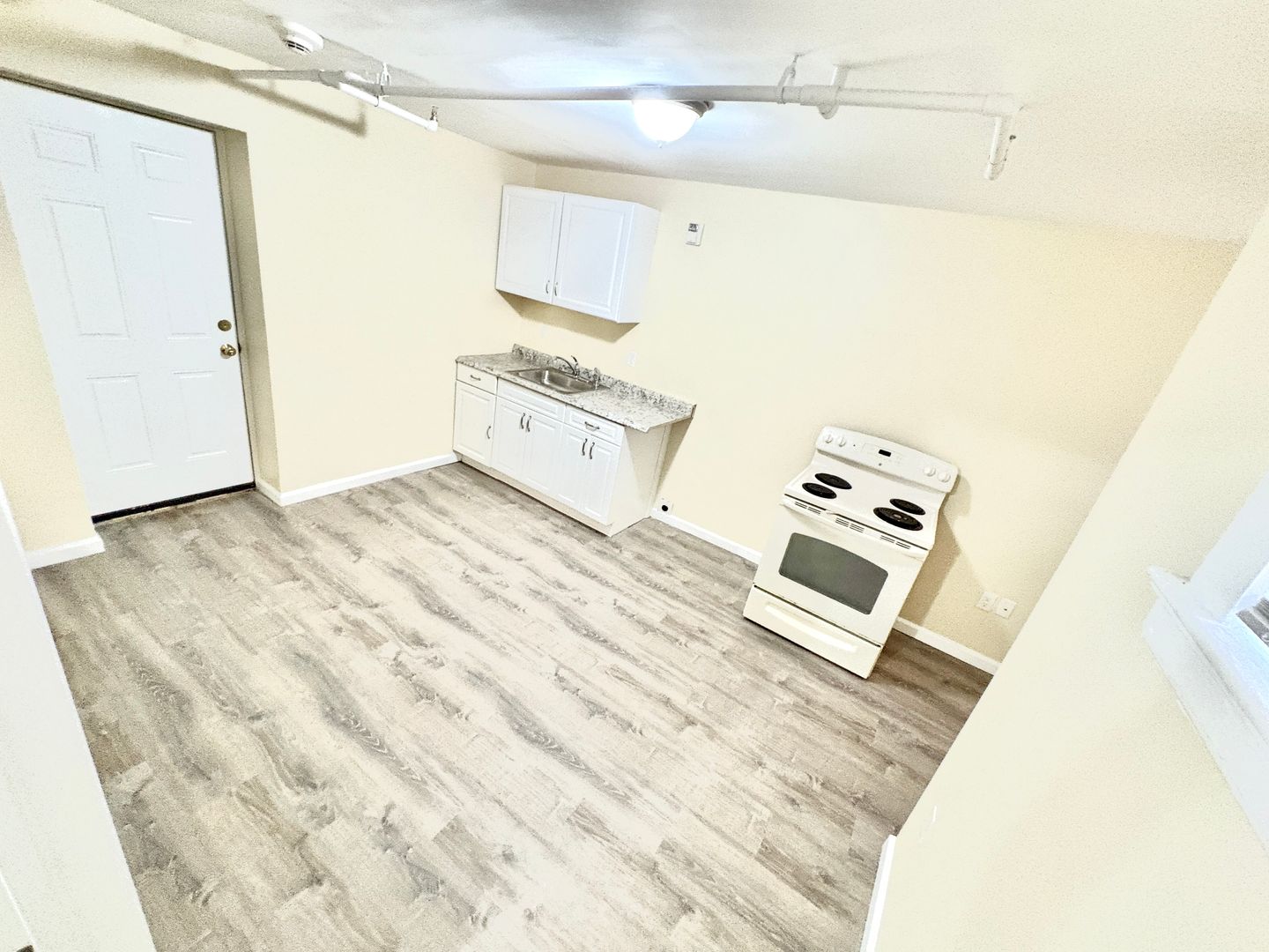 Waterbury Apartment: 133 West Main St