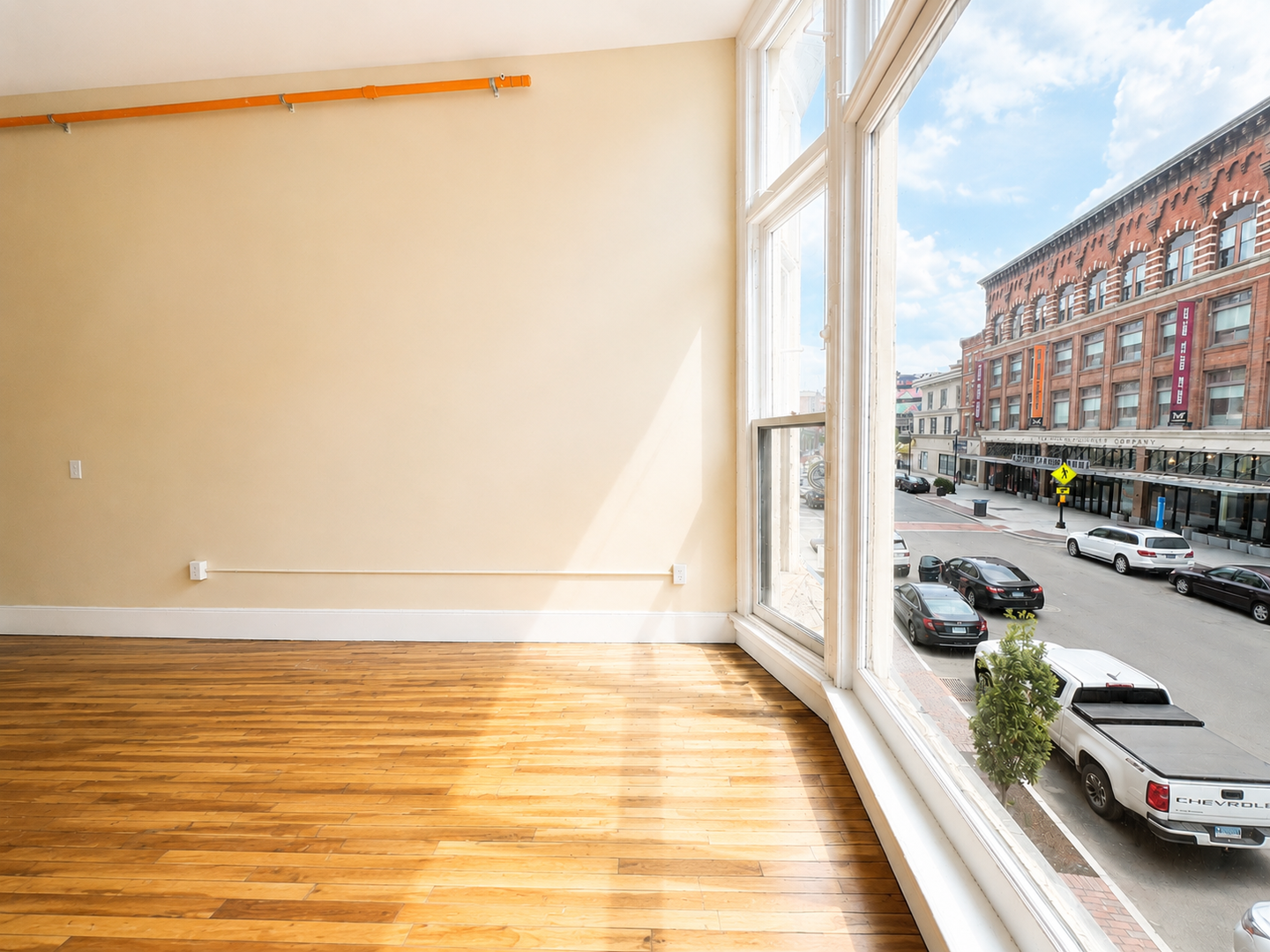 Waterbury Apartment: 105 Bank St