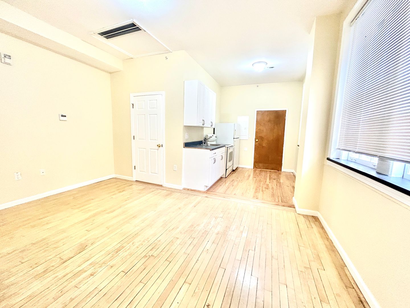 Waterbury Apartment: 133 West Main St