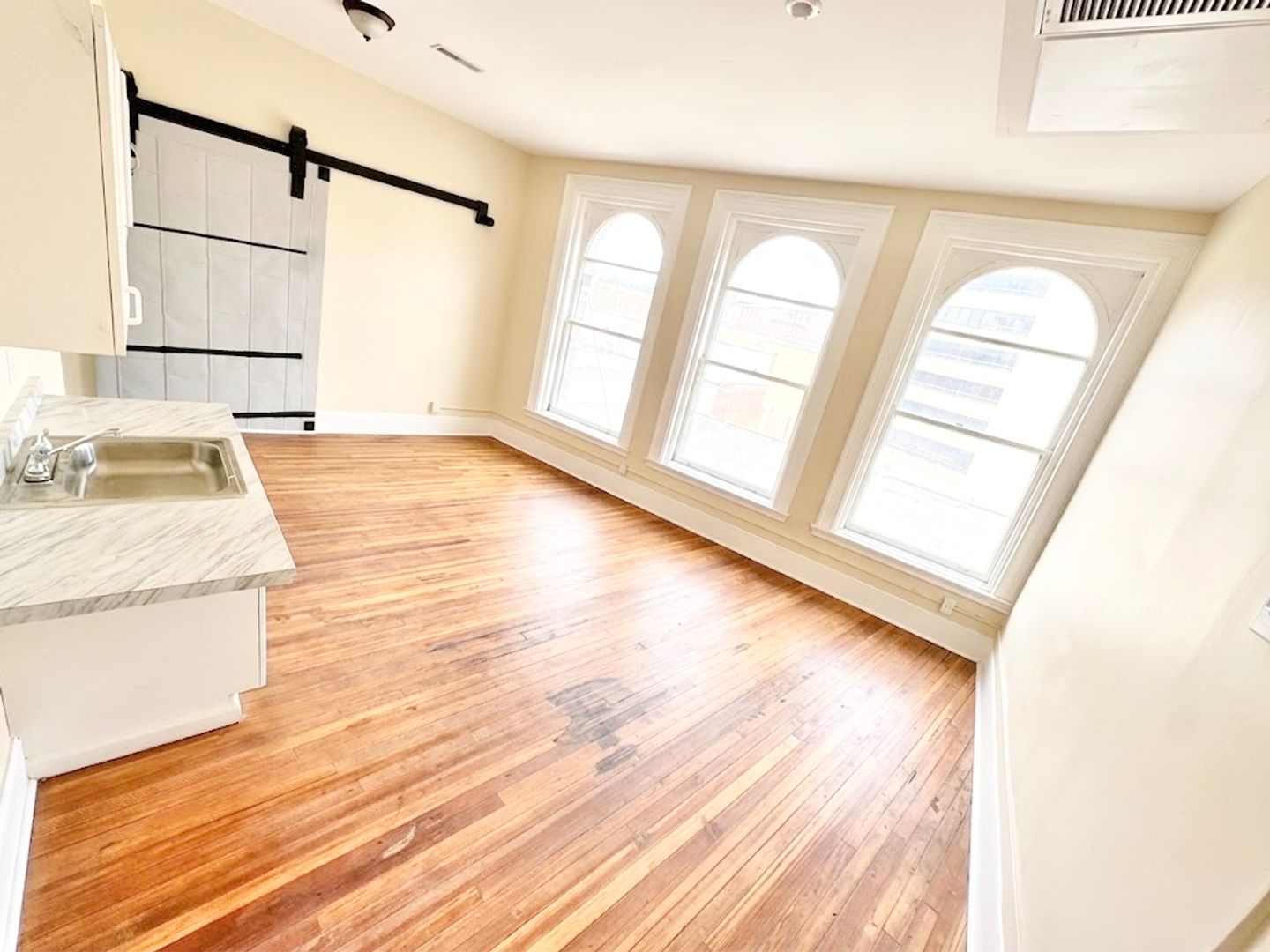 Waterbury Apartment: 105 Bank St