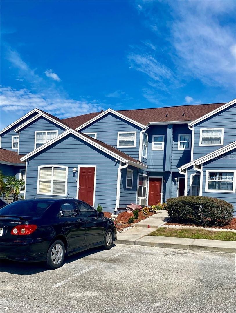 Davenport Apartment: 711 Caribbean Dr.