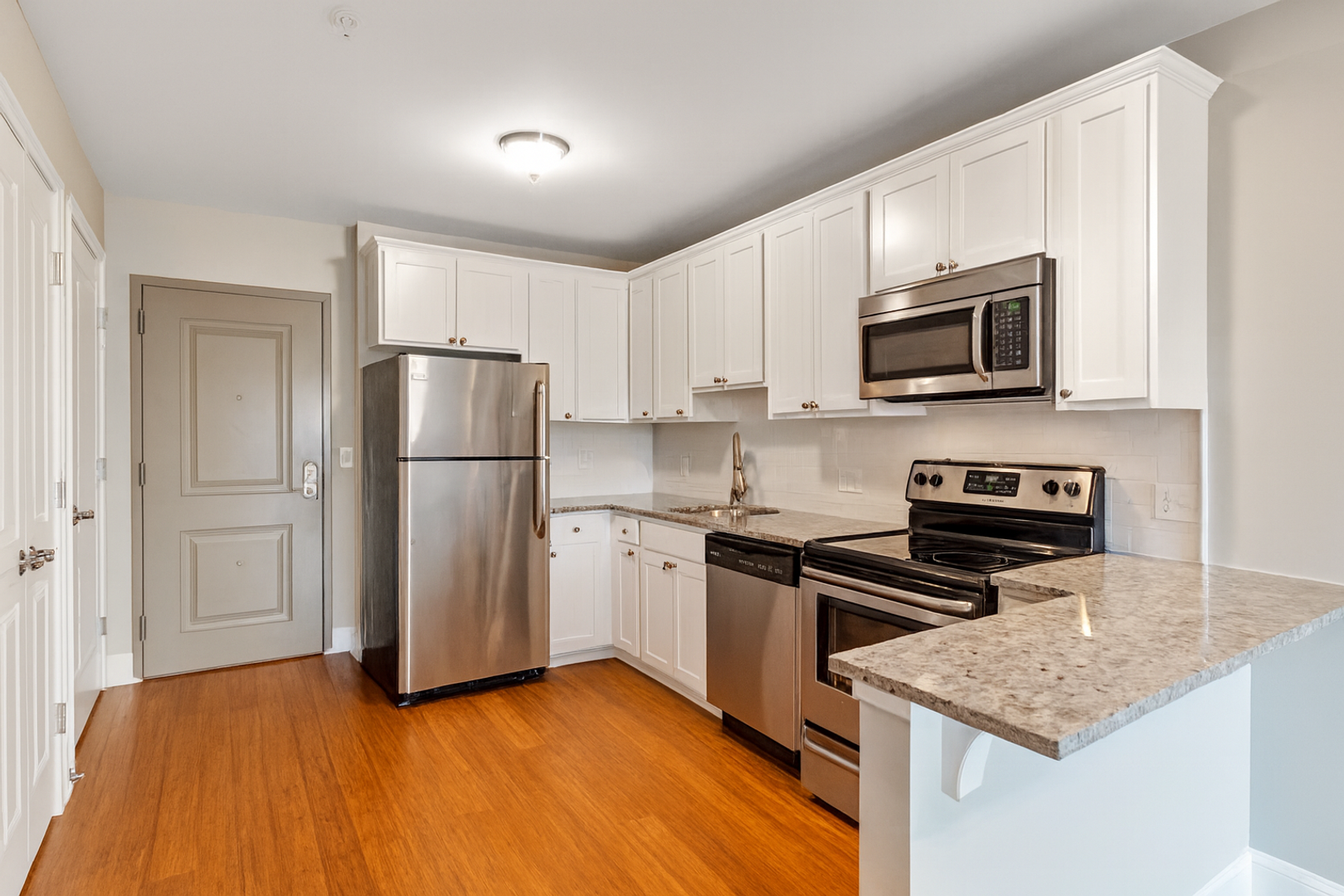 Lynn Apartment: 9 Needhams Landing Road