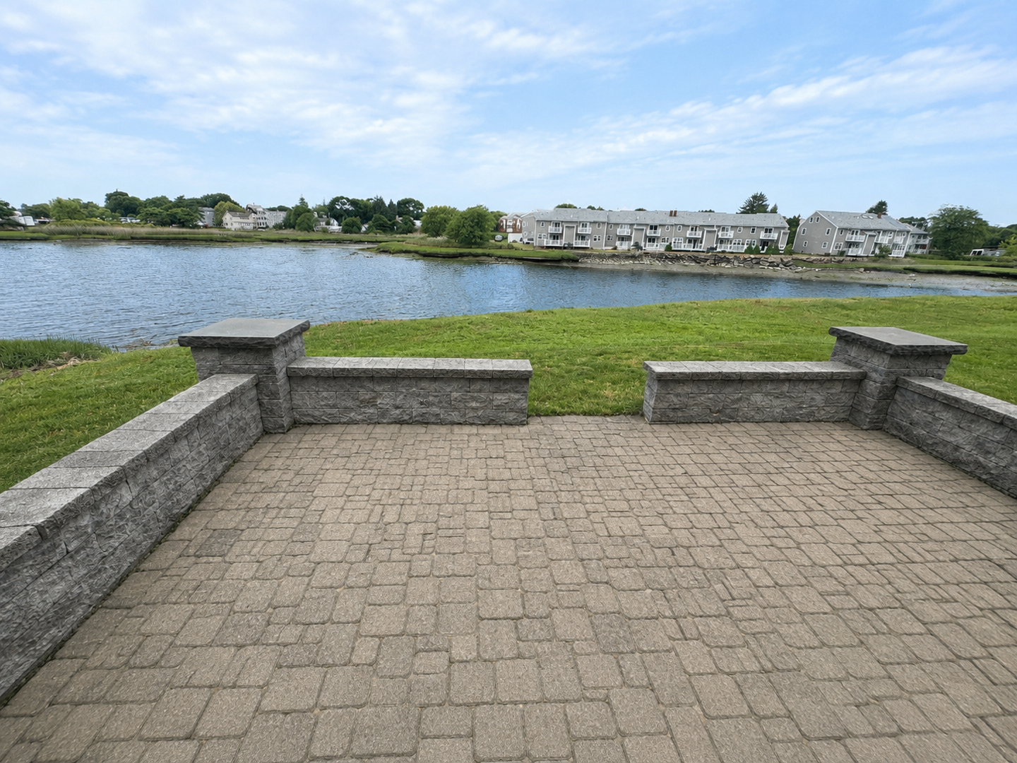 Lynn Apartment: 9 Needhams Landing Road
