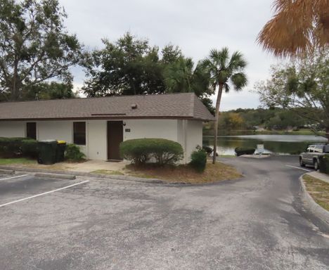 Sunnyside Lakeview 2br/2ba Apartment – photo 1