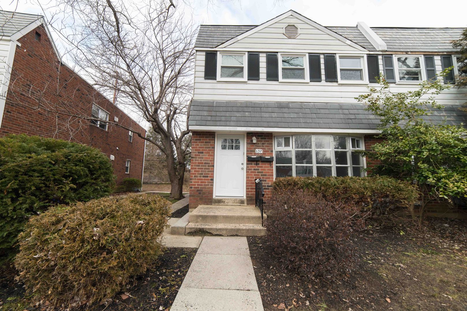 Delaware Apartment: 137 West Maryland Ave