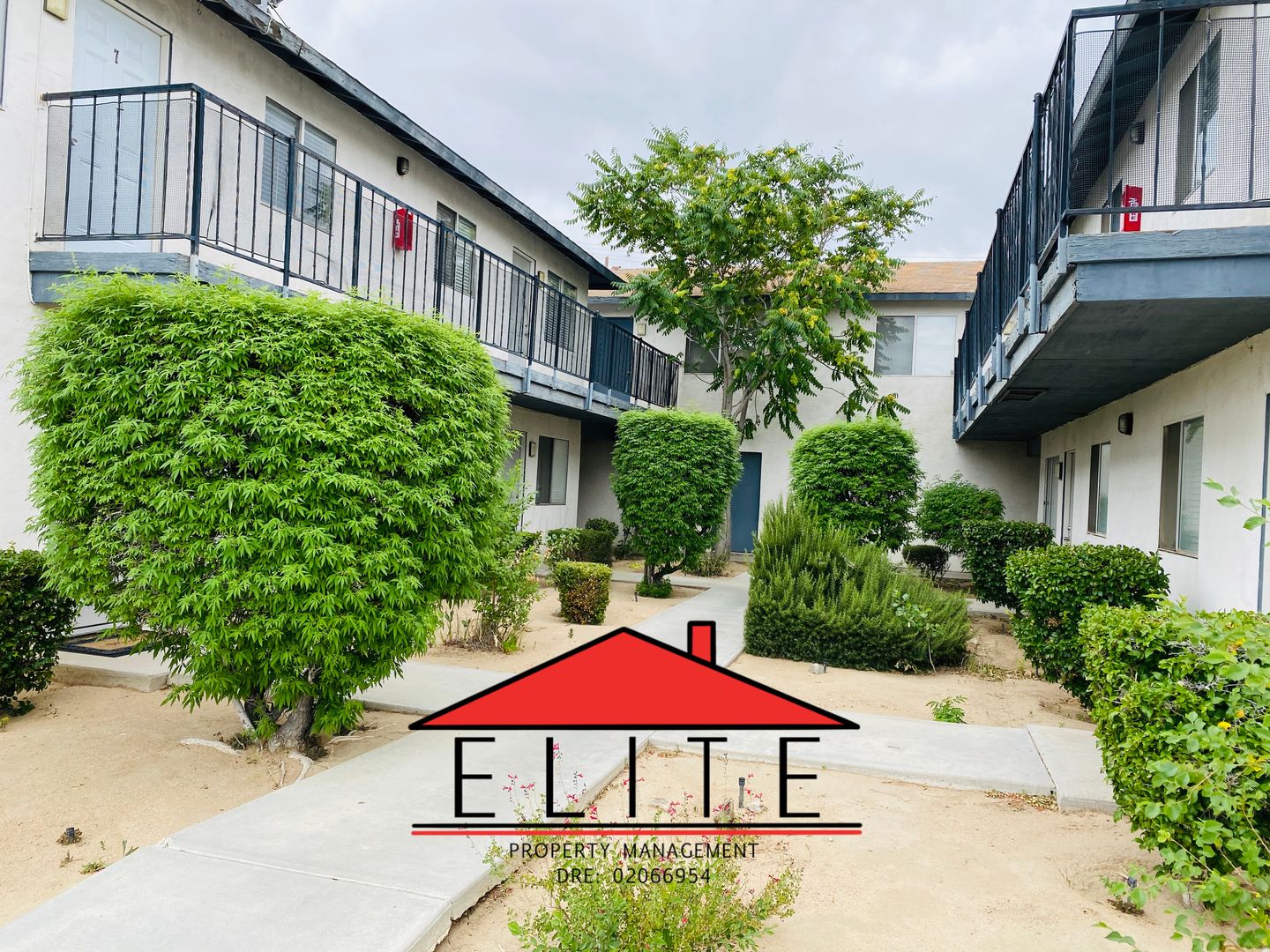 Ridgecrest Apartment: 525 E Ridgecrest Blvd