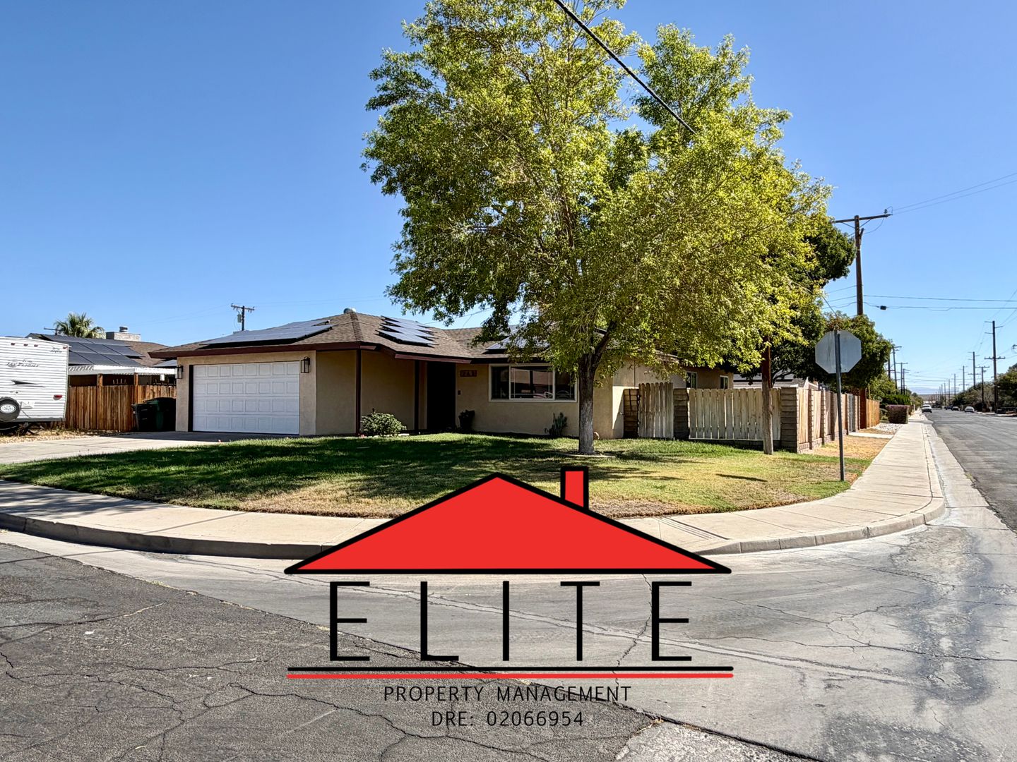 Ridgecrest House: 240 S Broadway St