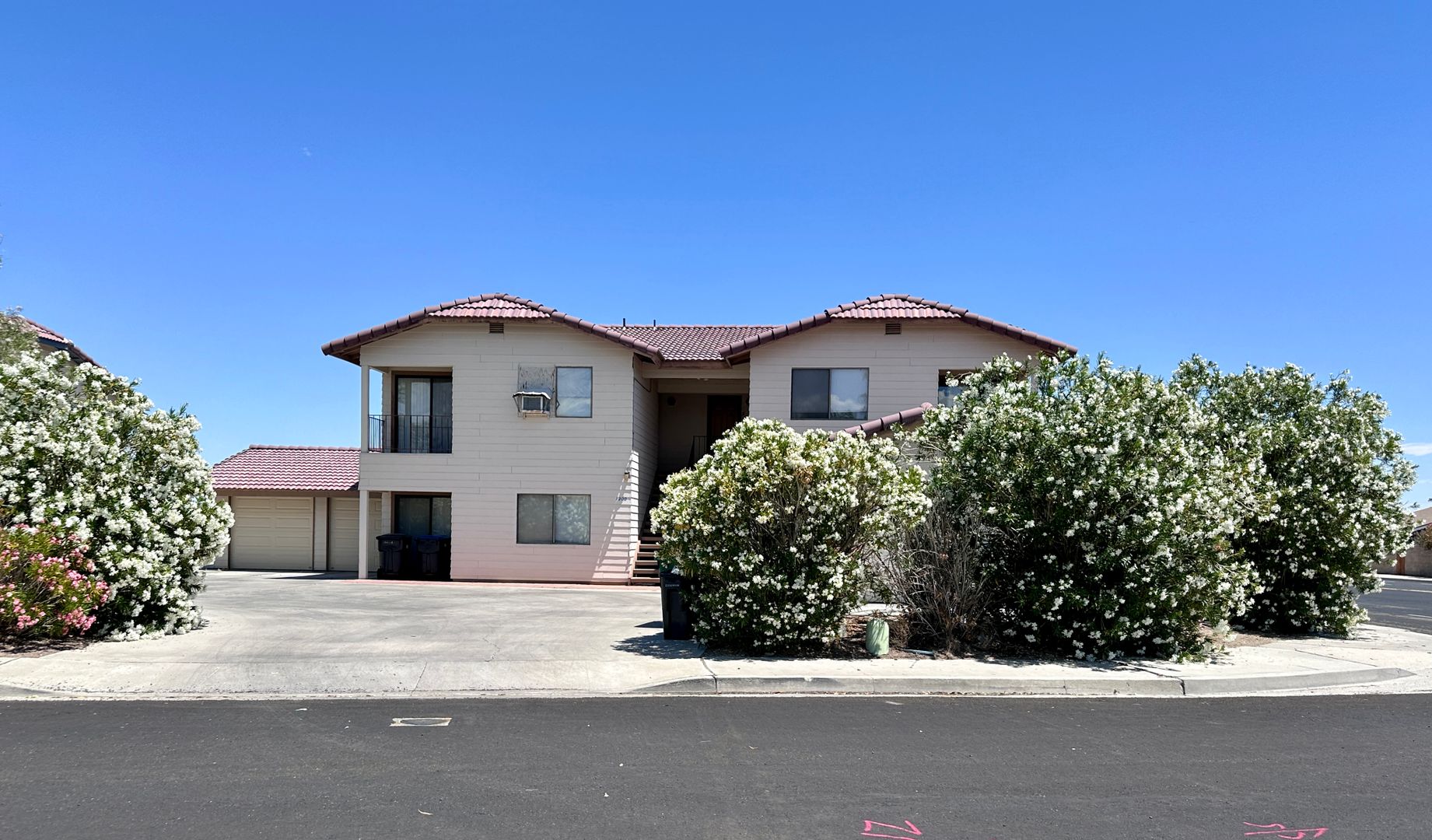 Ridgecrest Apartment: 1300 N El Prado St