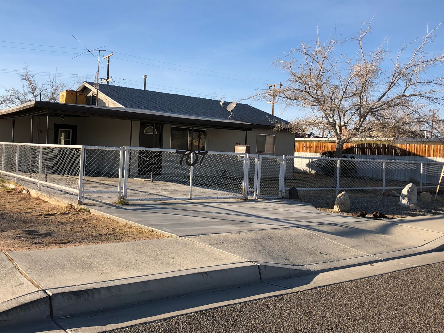 Ridgecrest House: 707 S Norma St