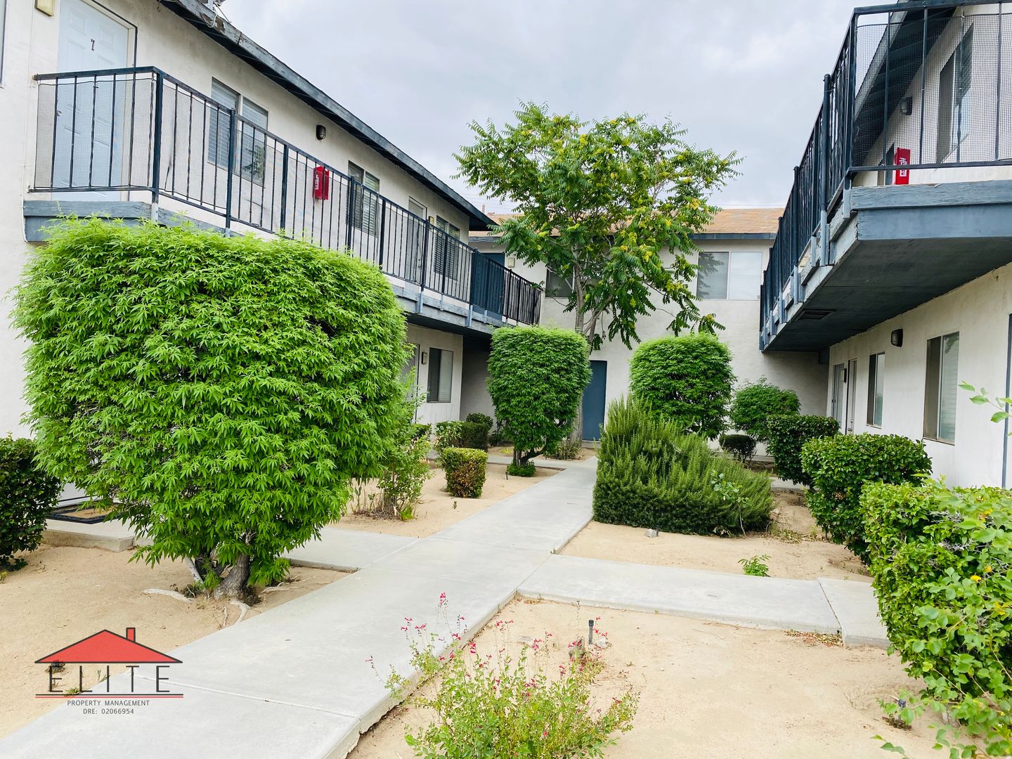 Ridgecrest Apartment: 525 E Ridgecrest Blvd