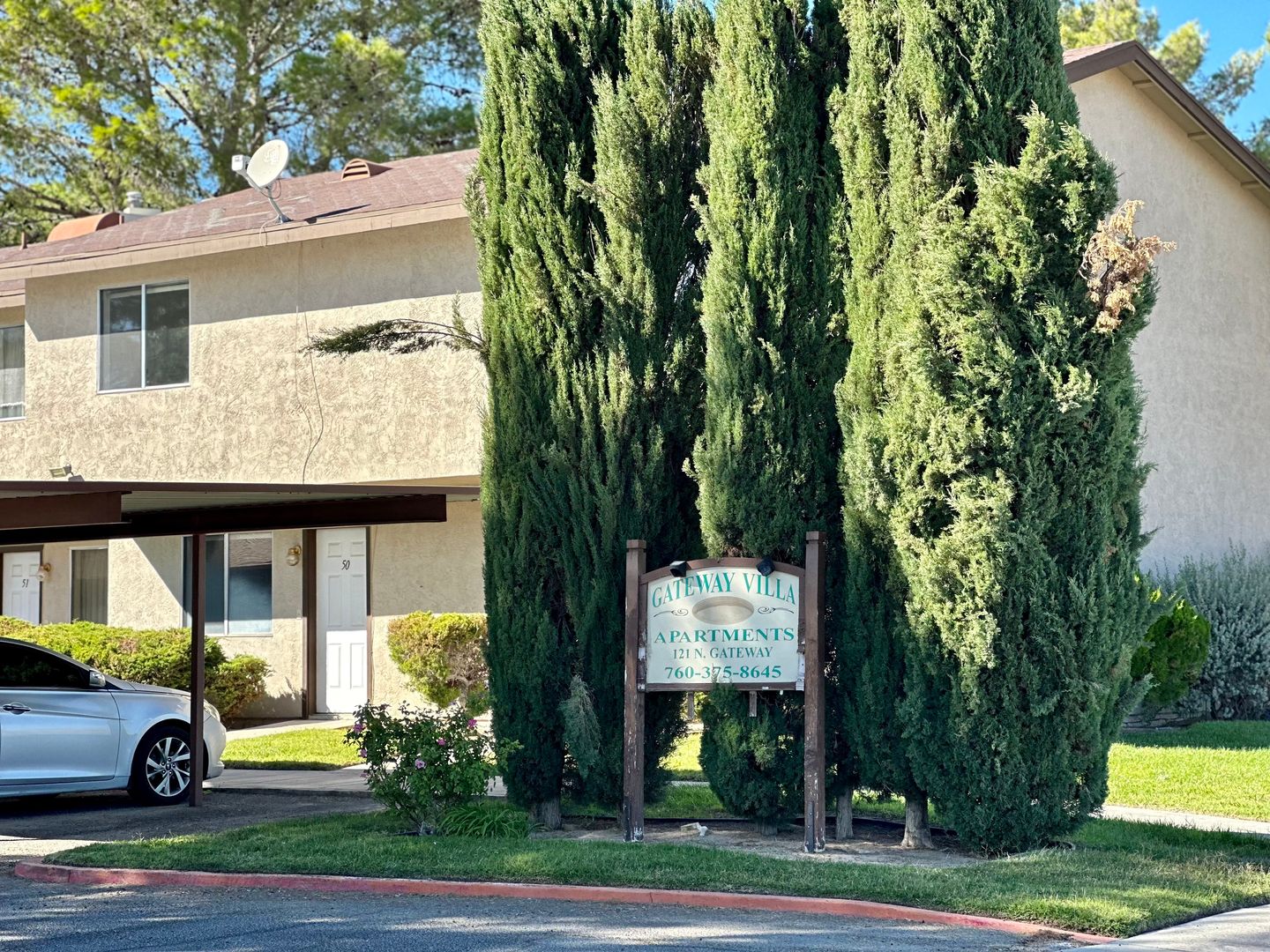 Ridgecrest Apartment: 121 N Gateway Blvd