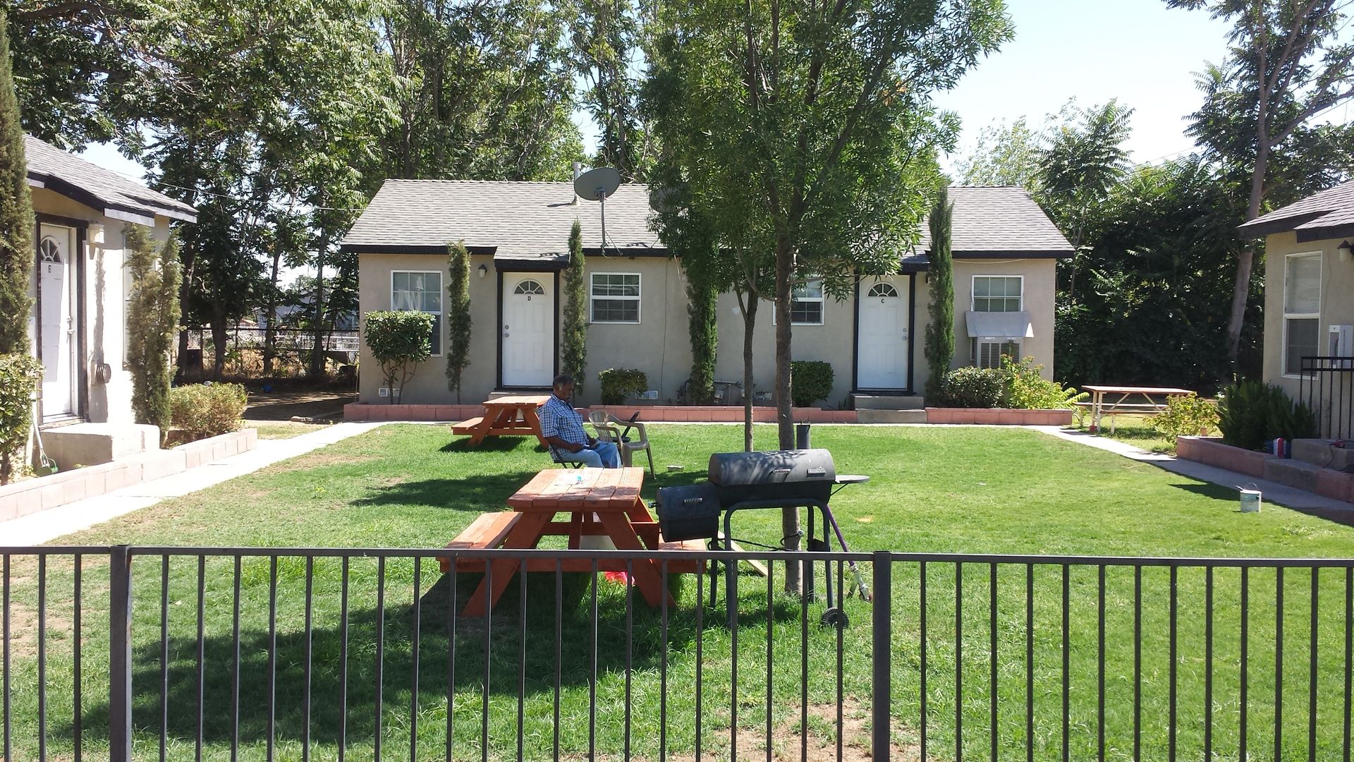 Bakersfield Apartment: 313-315 Beardsley Ave