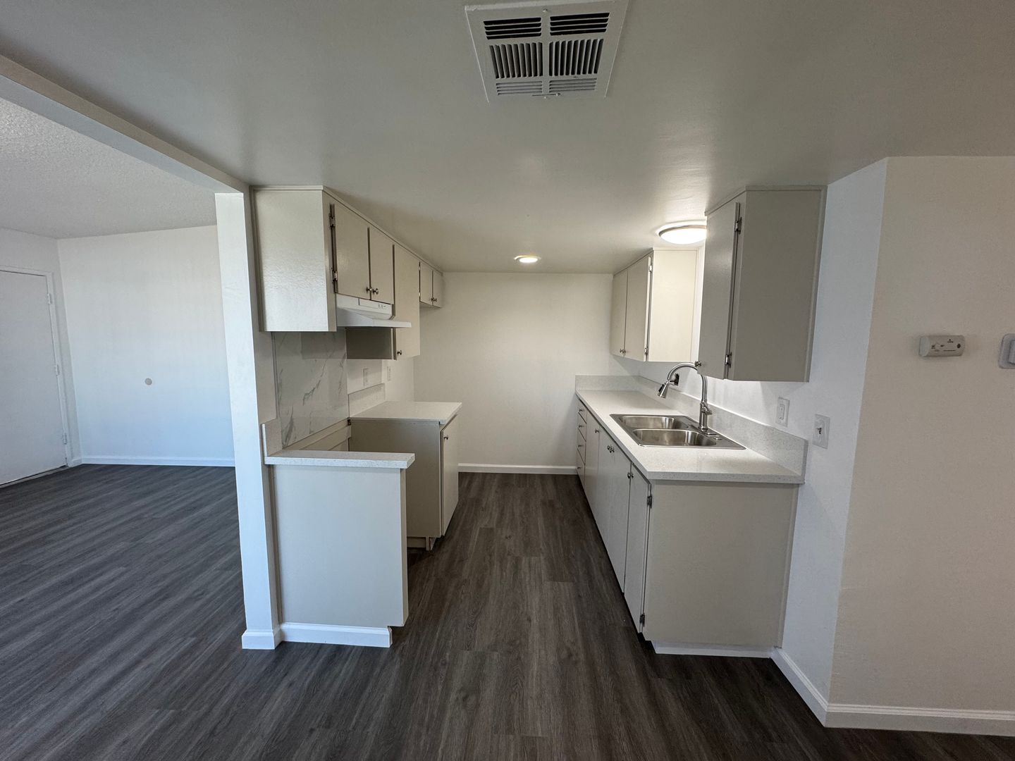 Bakersfield Apartment: 814 17th St