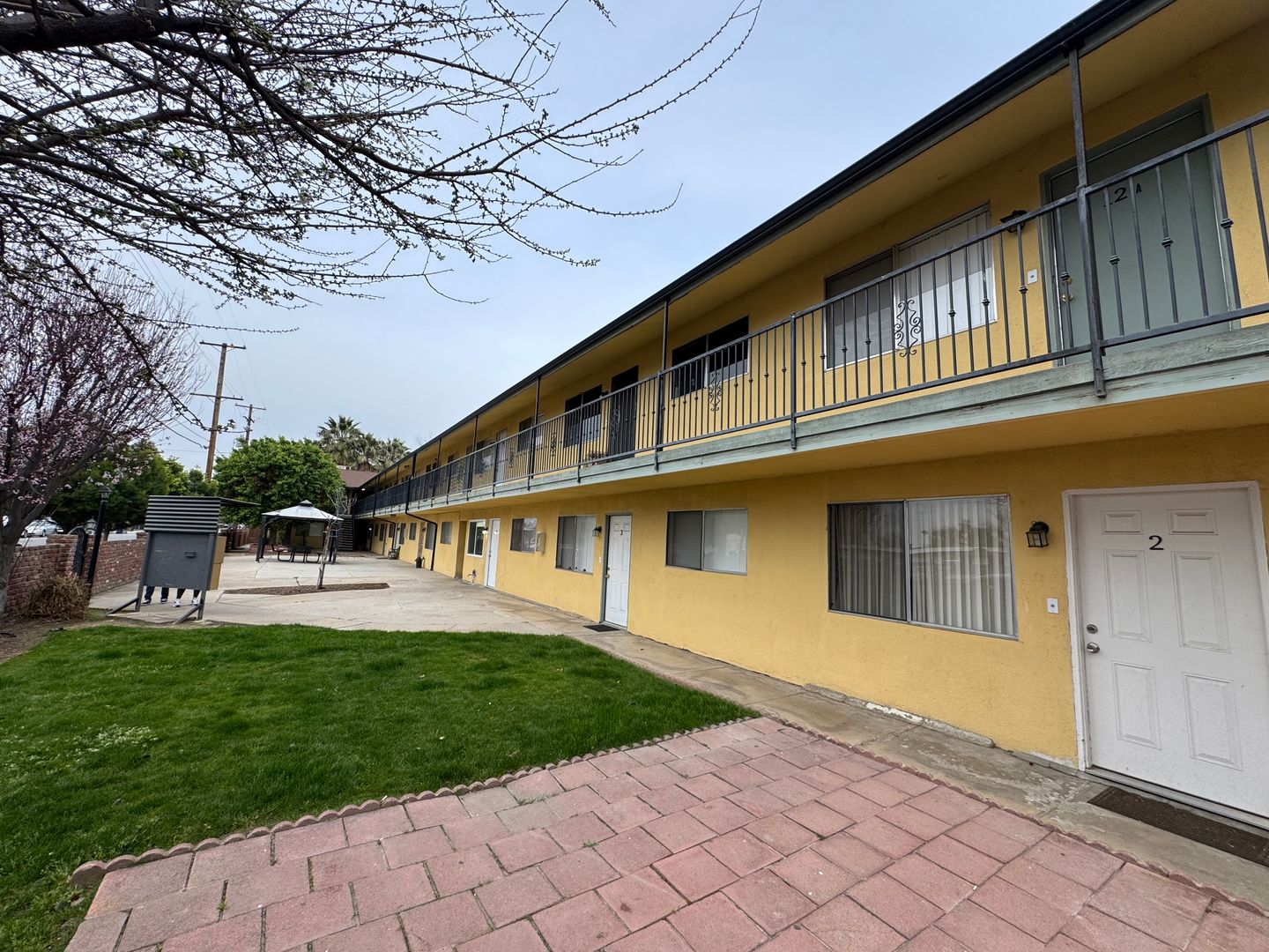 Bakersfield Apartment: 2815 South H St