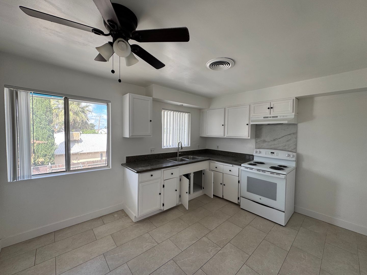 Bakersfield Apartment: 2600 Haley St