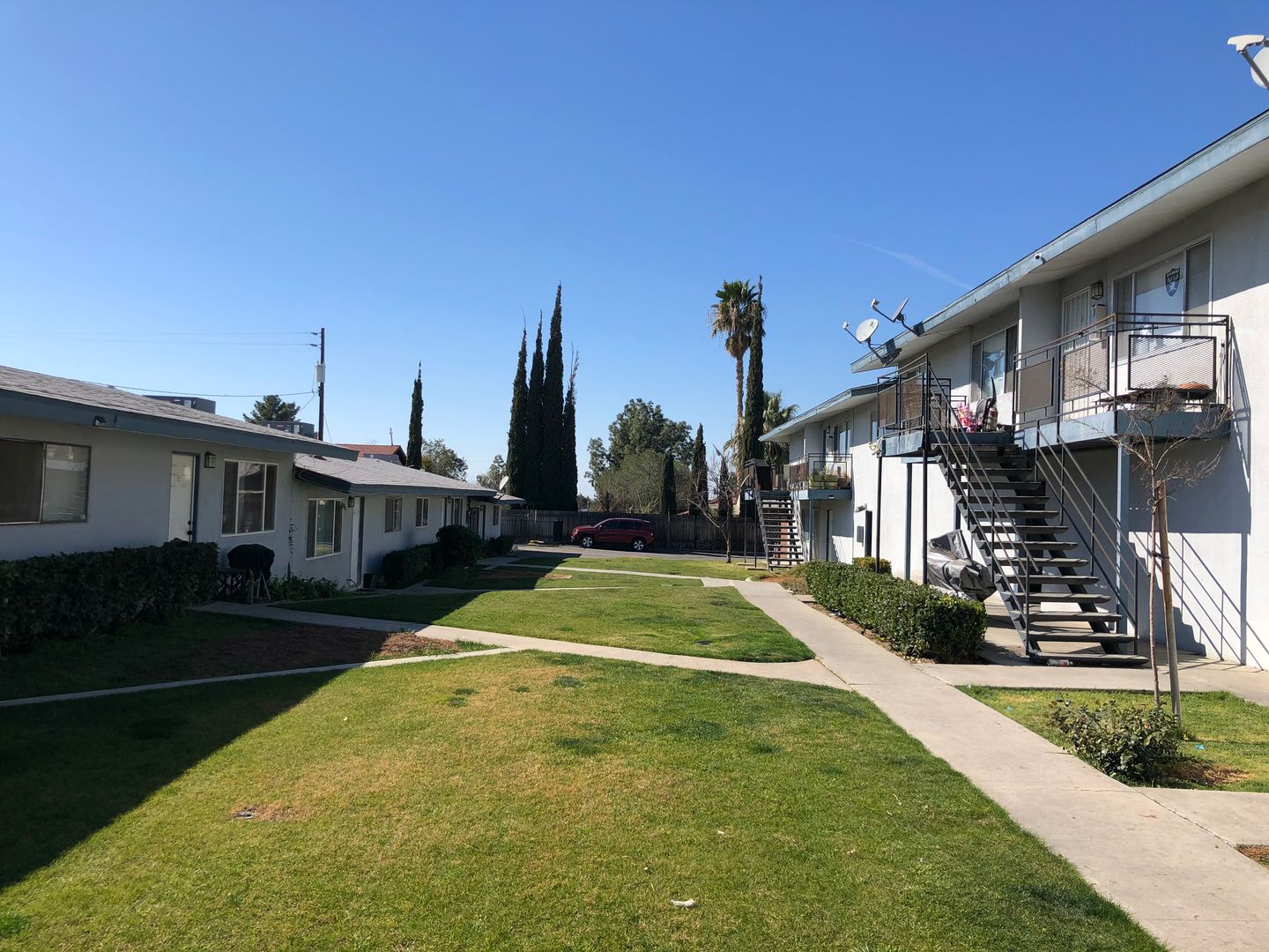 Bakersfield Apartment: 2600 Haley St