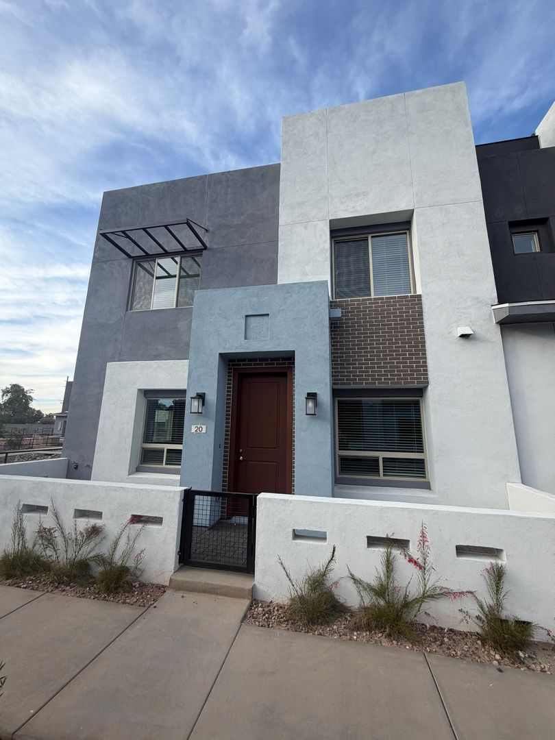 Chandler Townhome: 733 E. Commonwealth Ave 20