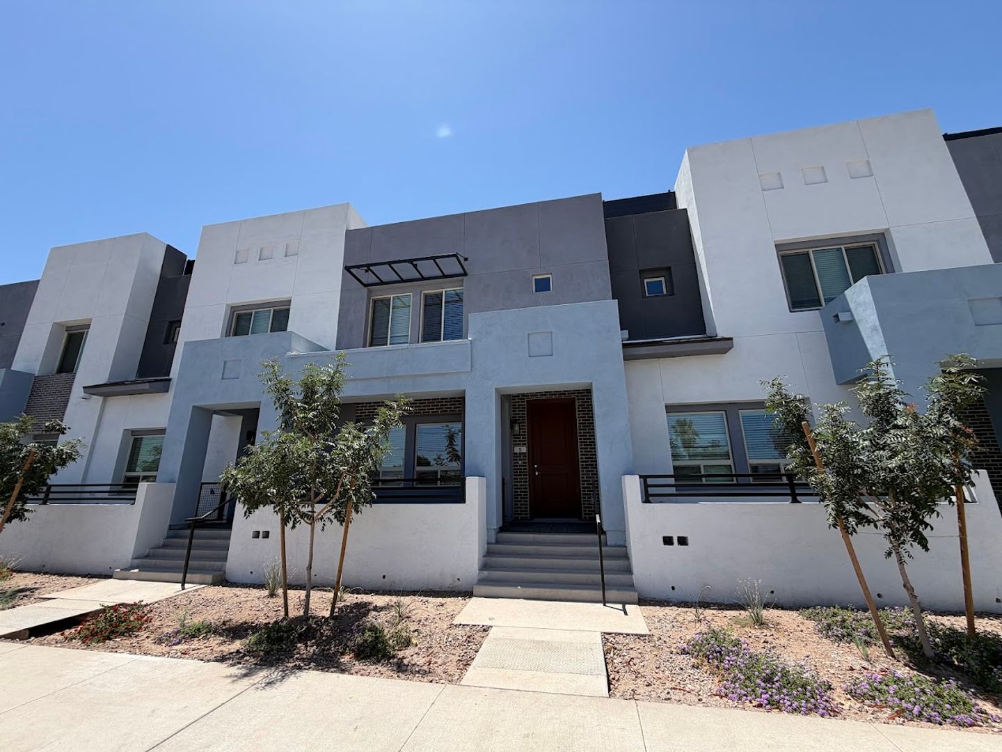Chandler Townhome: 733 E. Commonwealth Ave 5