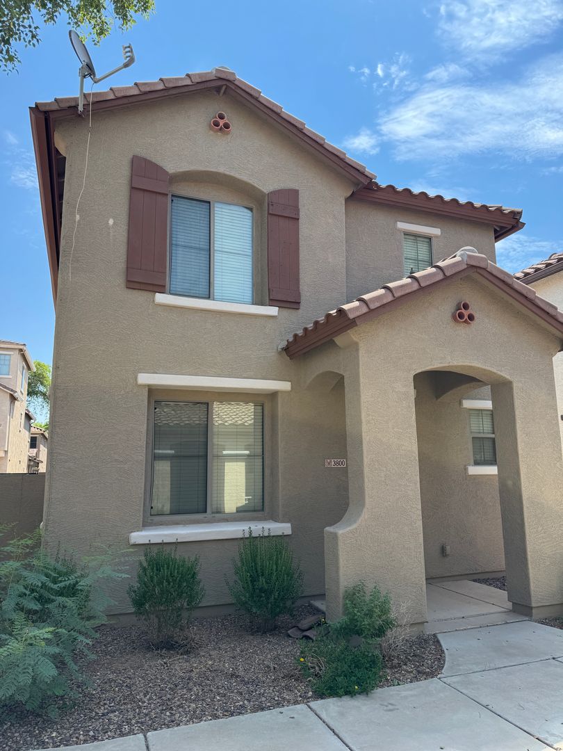 Gilbert House: 3800 E Santa Fe Ln