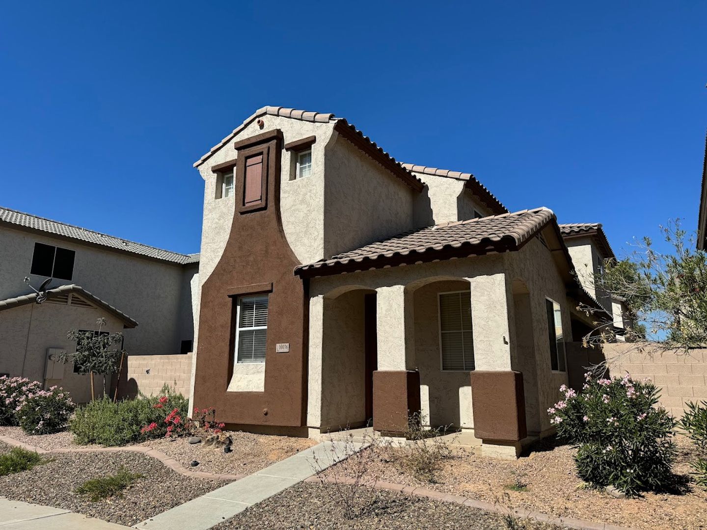 Tolleson House: 10036 W Kingman St