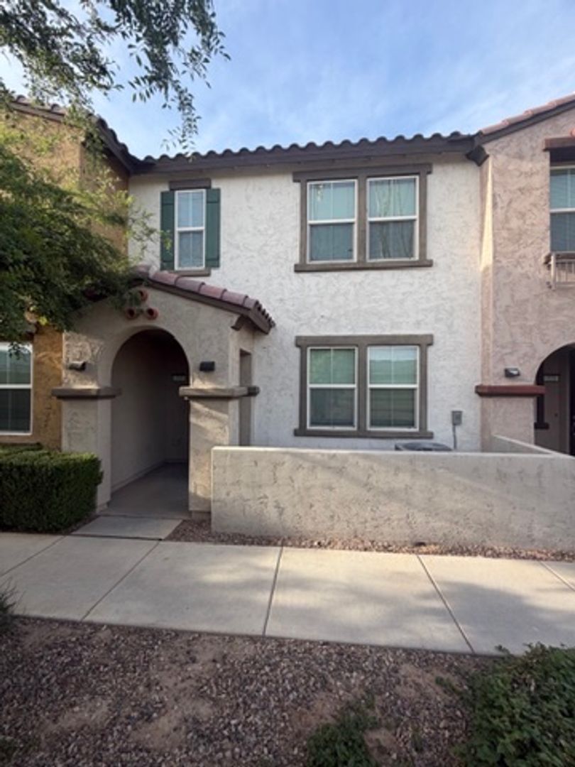 Tempe Townhome: 575 W Westchester Ave