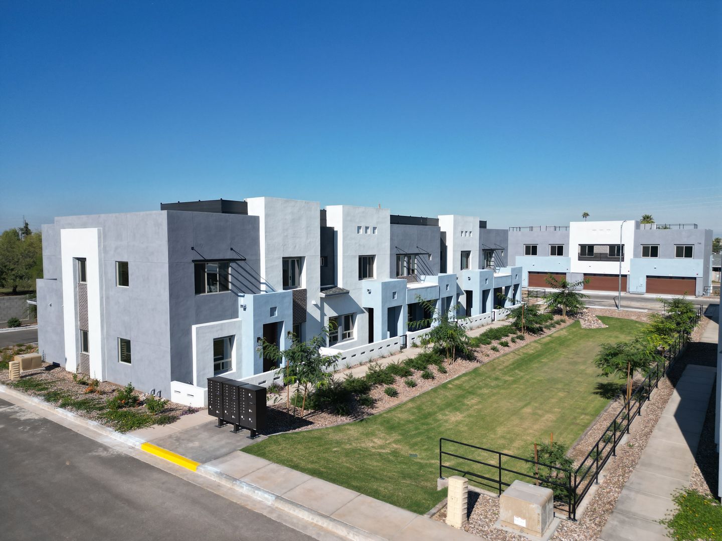 Chandler Townhome: 733 E. Commonwealth Ave 37