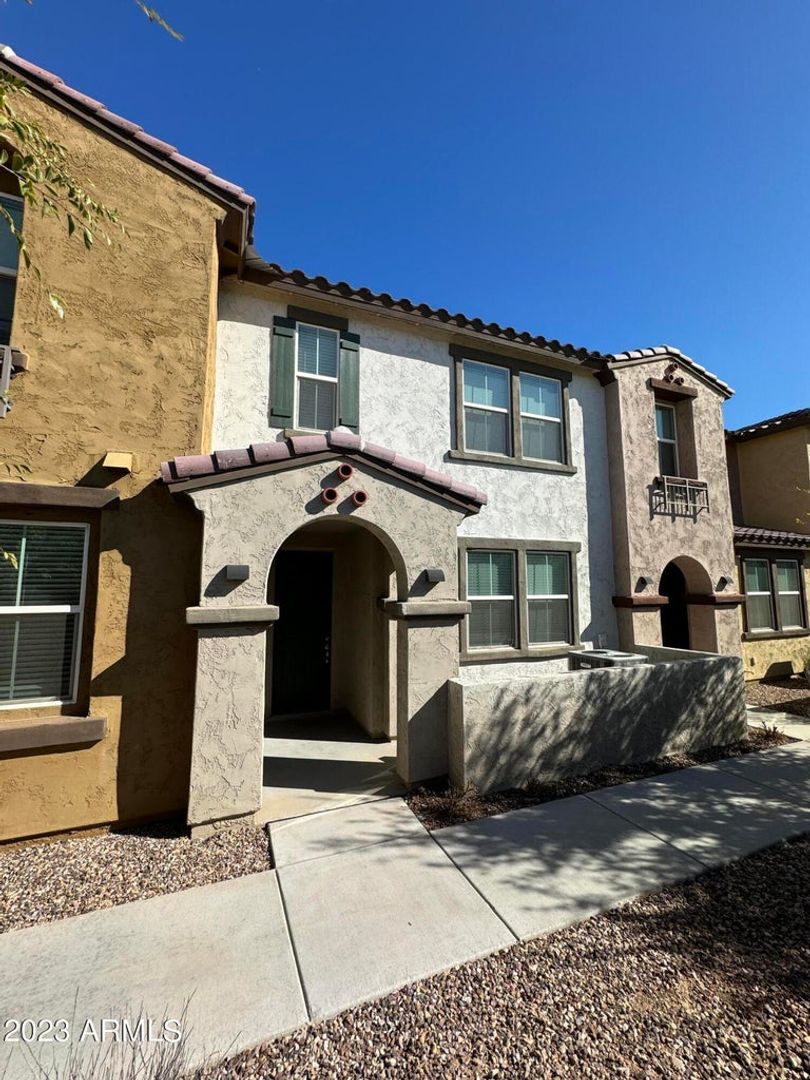 Tempe Townhome: 595 W Westchester Ave