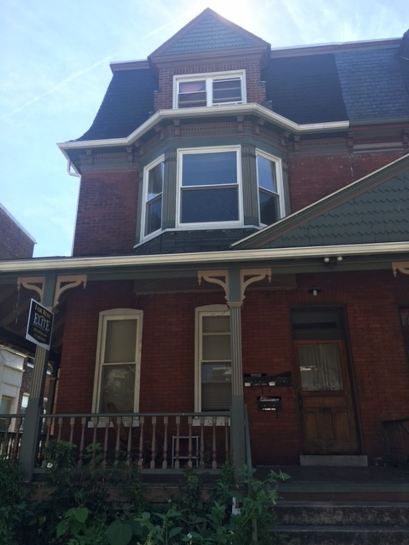 York House: 656 Linden Ave Apt 3