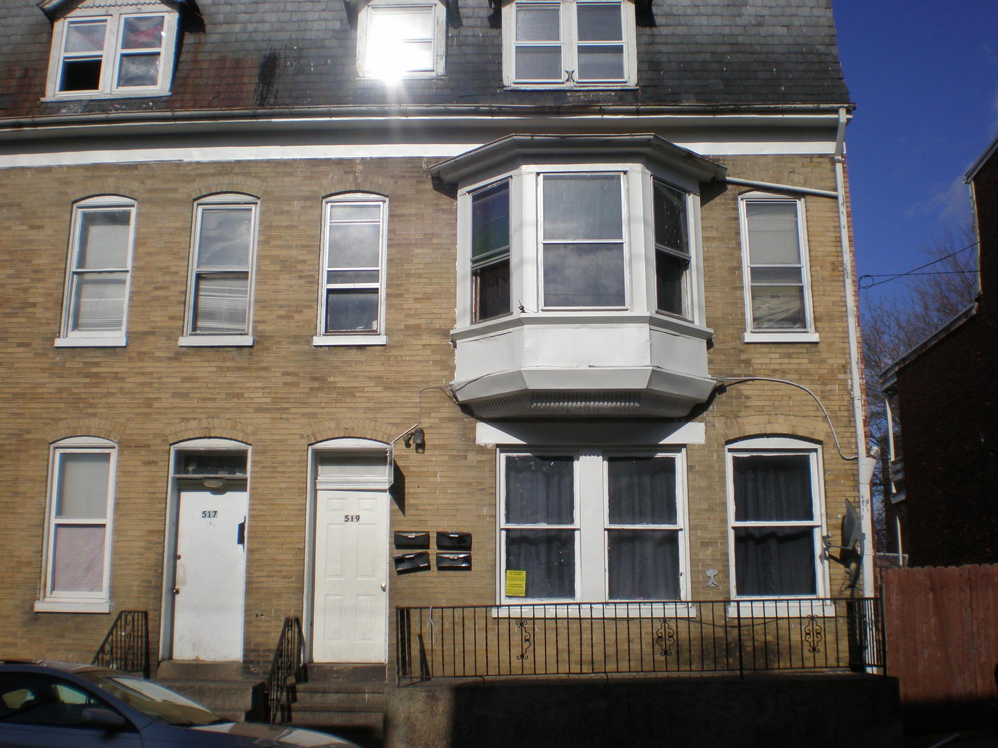 York House: 519 E Walnut St Apt 3,